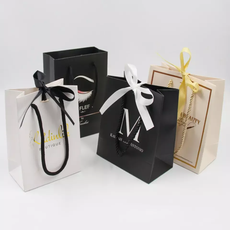 Custom Logo Large Cardboard Shopping Bags Small Jewelry Matt Black Shopping Paper Gift Bag With Handle