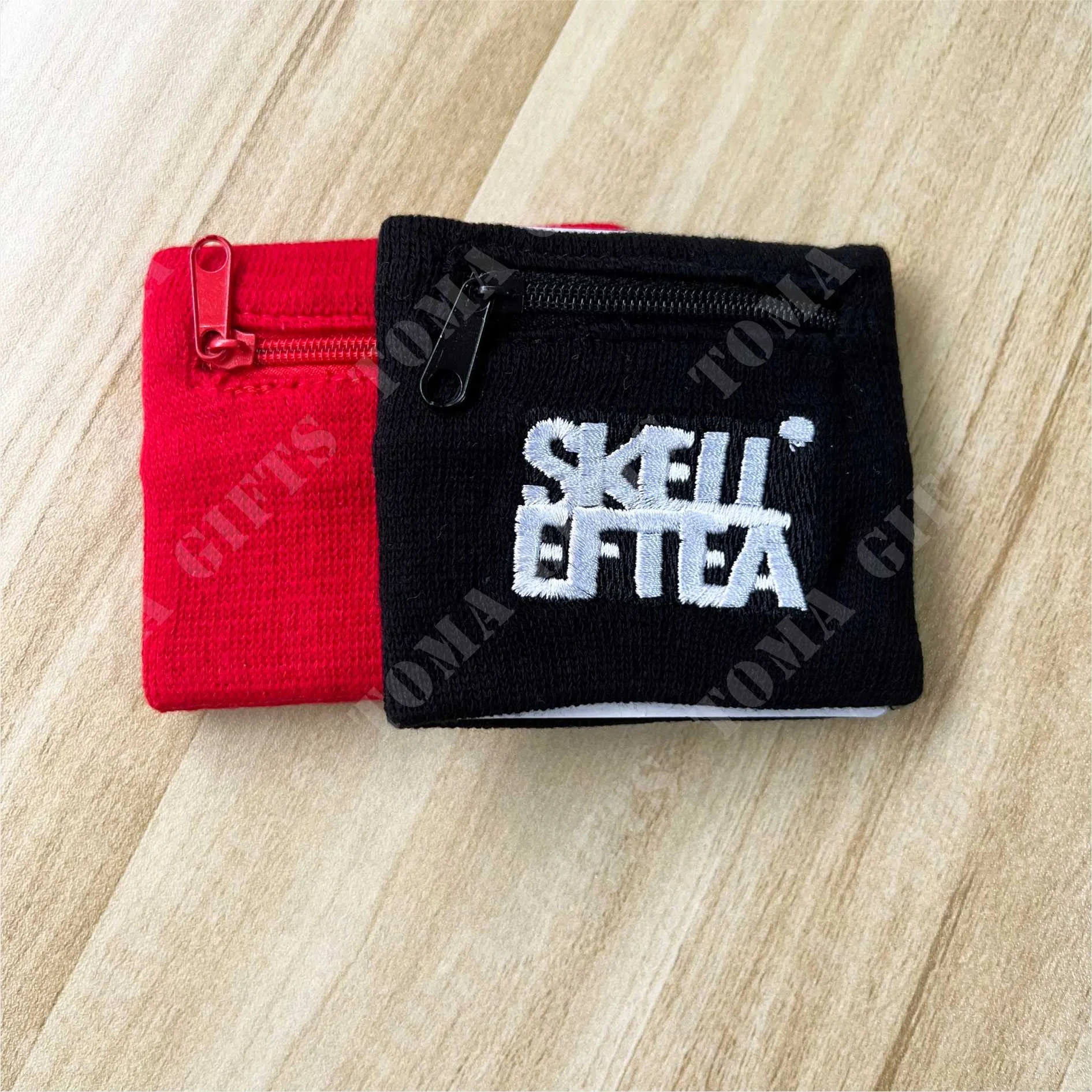 Popular Gifts Outdoor Football Basketball Sports Key Wallet Zipper Pocket Custom Logo Terry Towel Sweatband