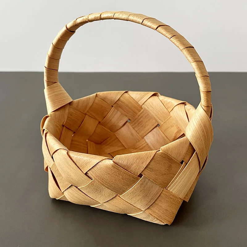 Factory price small wooden chip picnic basket wedding candy empty Christmas gift basket