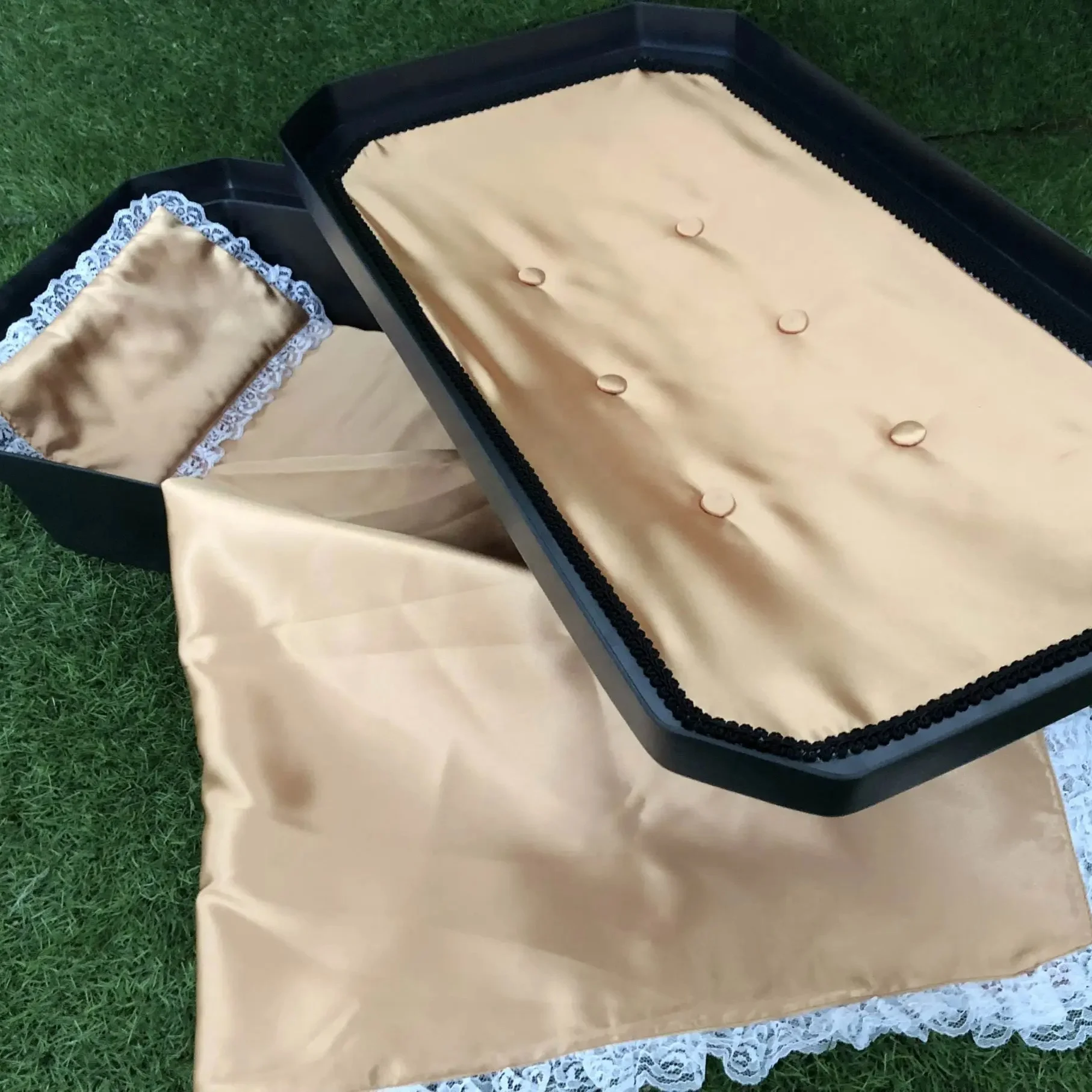 XZR-PET-08  China factory produce pet casket satin lining mattress and pet pillow satin blanket casket interiors