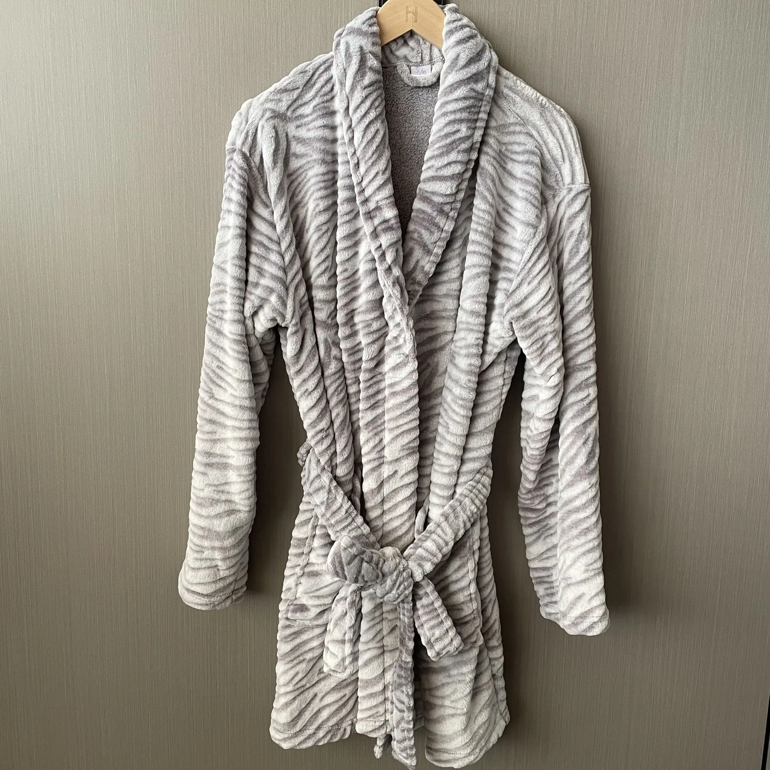 Women Coral Velvet Hooded Bathrobe - Plush Long Robe Dressing Gown Women unisex terry pajamas sleepwear lounge wear roomwear