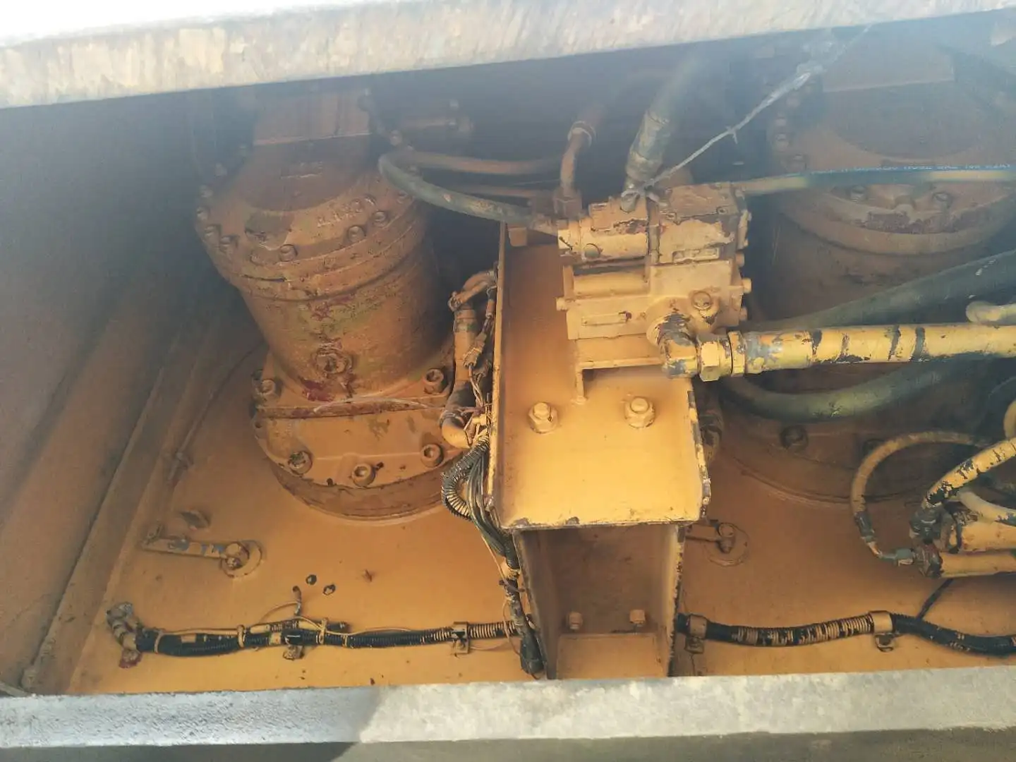 Heavy Duty Used  Kato NK500E Crane Truck Mobile Truck Crane For Sale