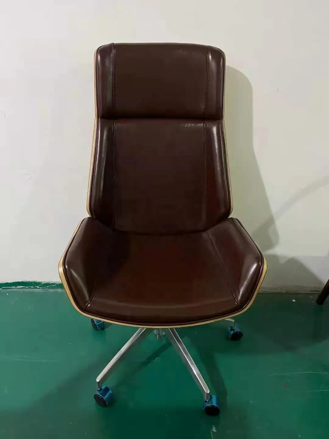 2021 modern minimalist boss meeting chair hot selling office chairs