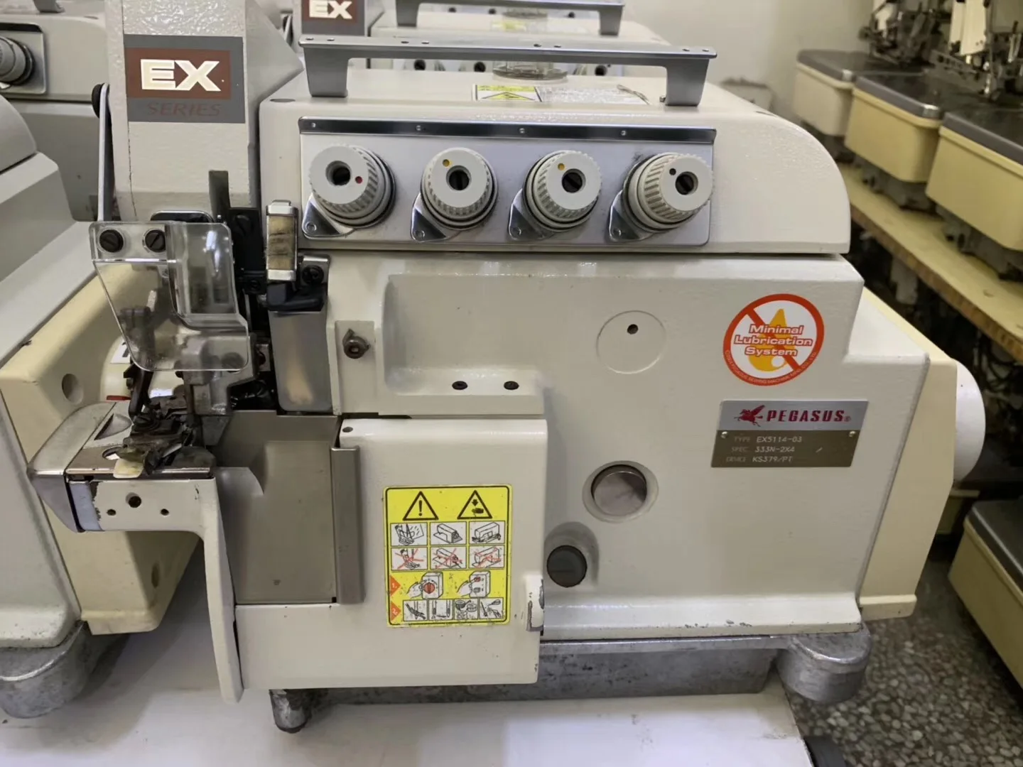 Used Pegasus EX5114 Used Flat Bed Overlock Sewing Machine Small Cylinder Bed For Small Cylindrical Good