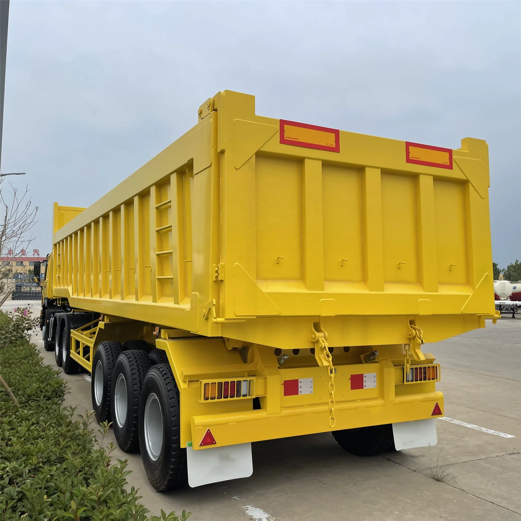 Тягач Sinotruk 10 колёс 6x4 371 л.с. 420 для продажи