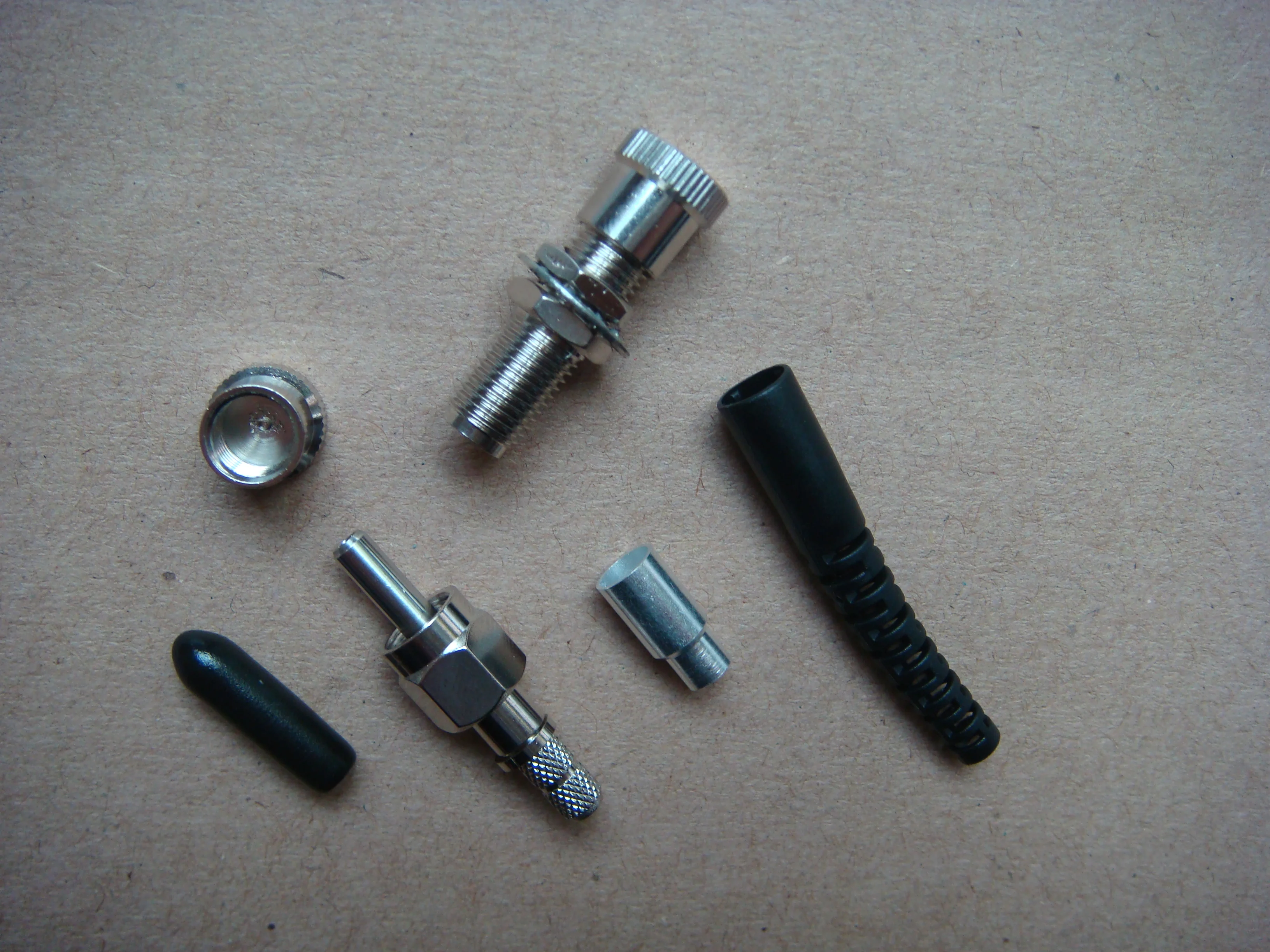 SMA905 Connectors with Stainless Steel Ferrules Ideally Suited for Large Core Fibers