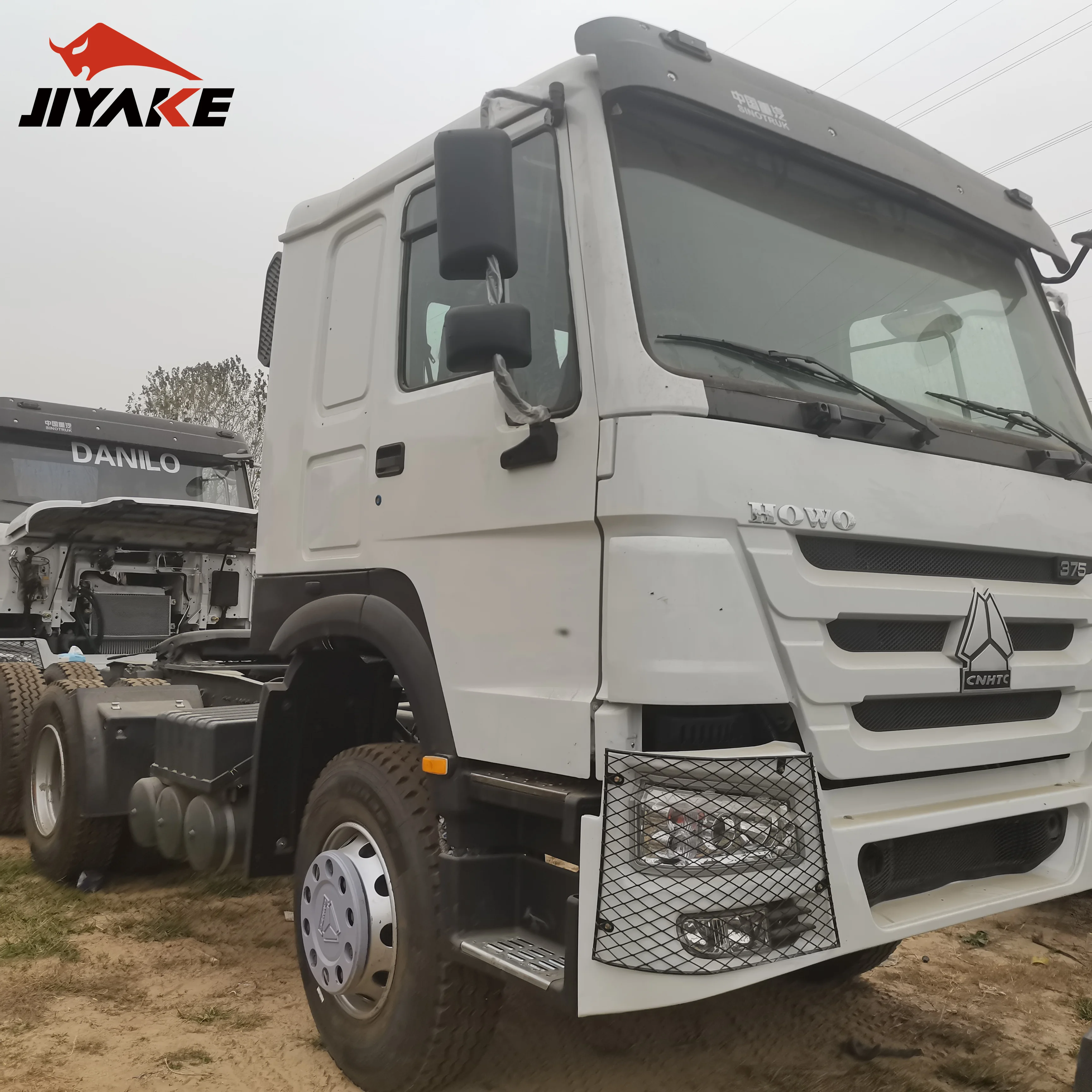 HOWO Shacman New and Used Foton Sino Truck 380 420HP Tow 50 tons 40 tones 6X4 Euro 2 Water Tank Mixer Tractor Head