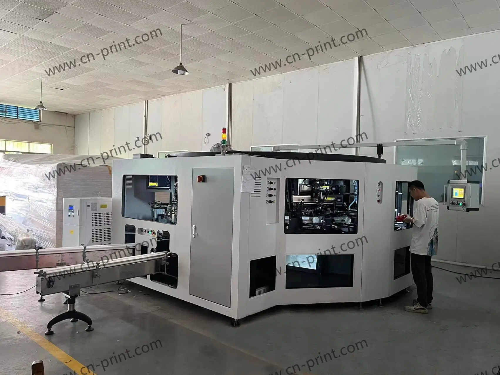 LC Brand CNC Servo Cylindrical Shampoo Cosmetic Container Plastic Beer Glass Bottle Screen Printing Machine