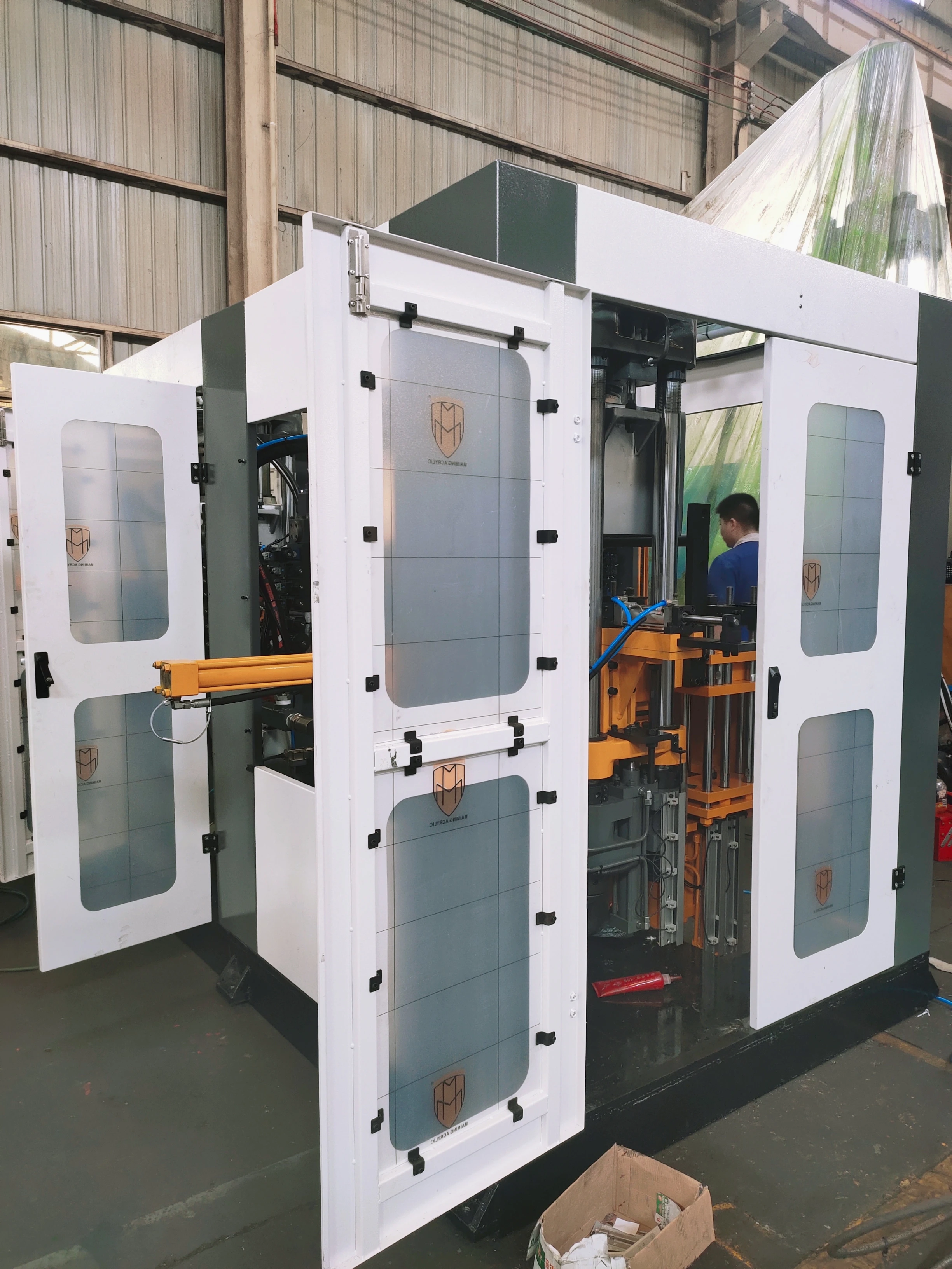 Huayi  CE certificate 100 ton rubber vacuum vulcanizing press for all kinds rubber sealing making