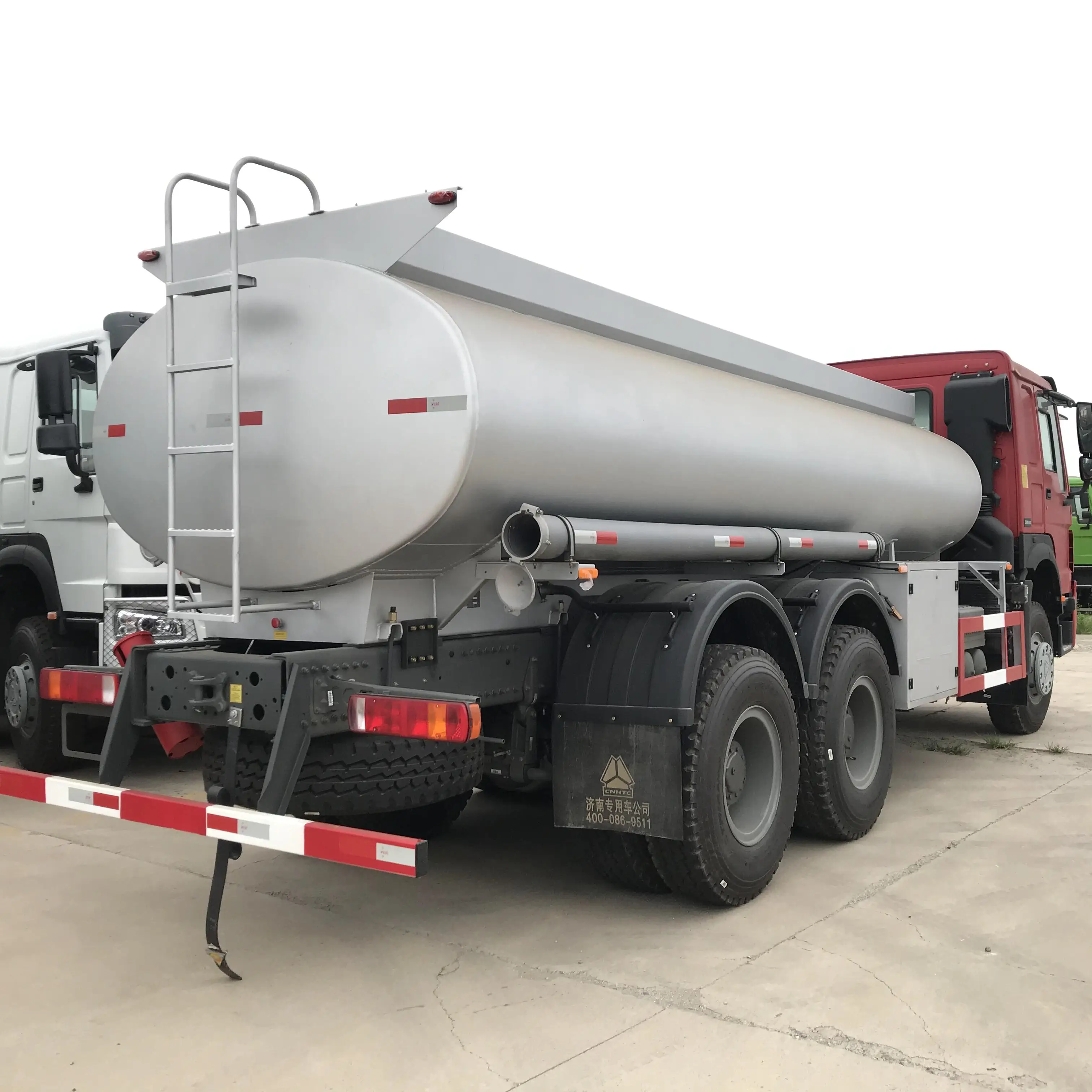 Топливный Танкер SINOTRUK HOWO 6X4