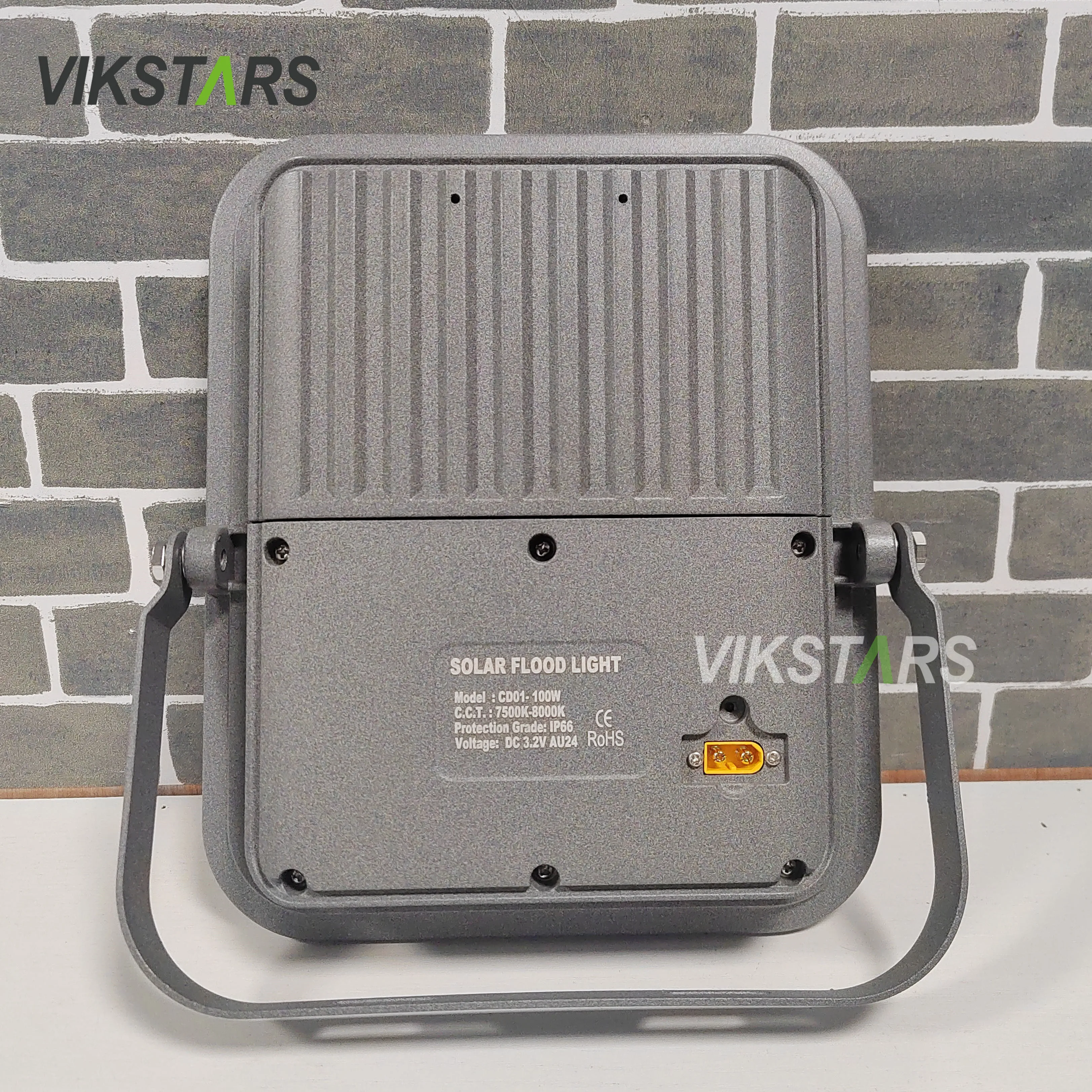 Reasonable Price 200W Solar Flood Light 300W Battery Replaceable Long Lifespan IP66 100W 200W Solar Led Reflectors