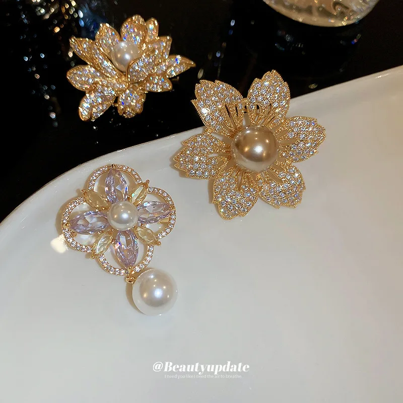 Брошь с жемчугом