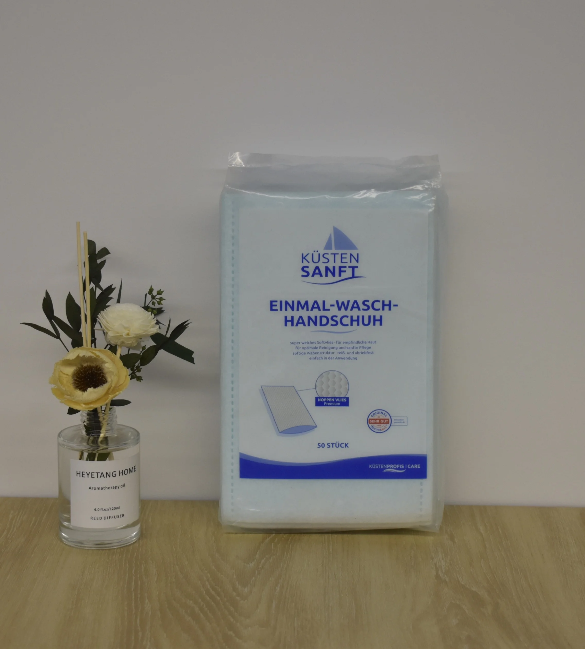 BSCI white color polyester body washing glove  cleaning smell removing nonwoven cleaning bath glove