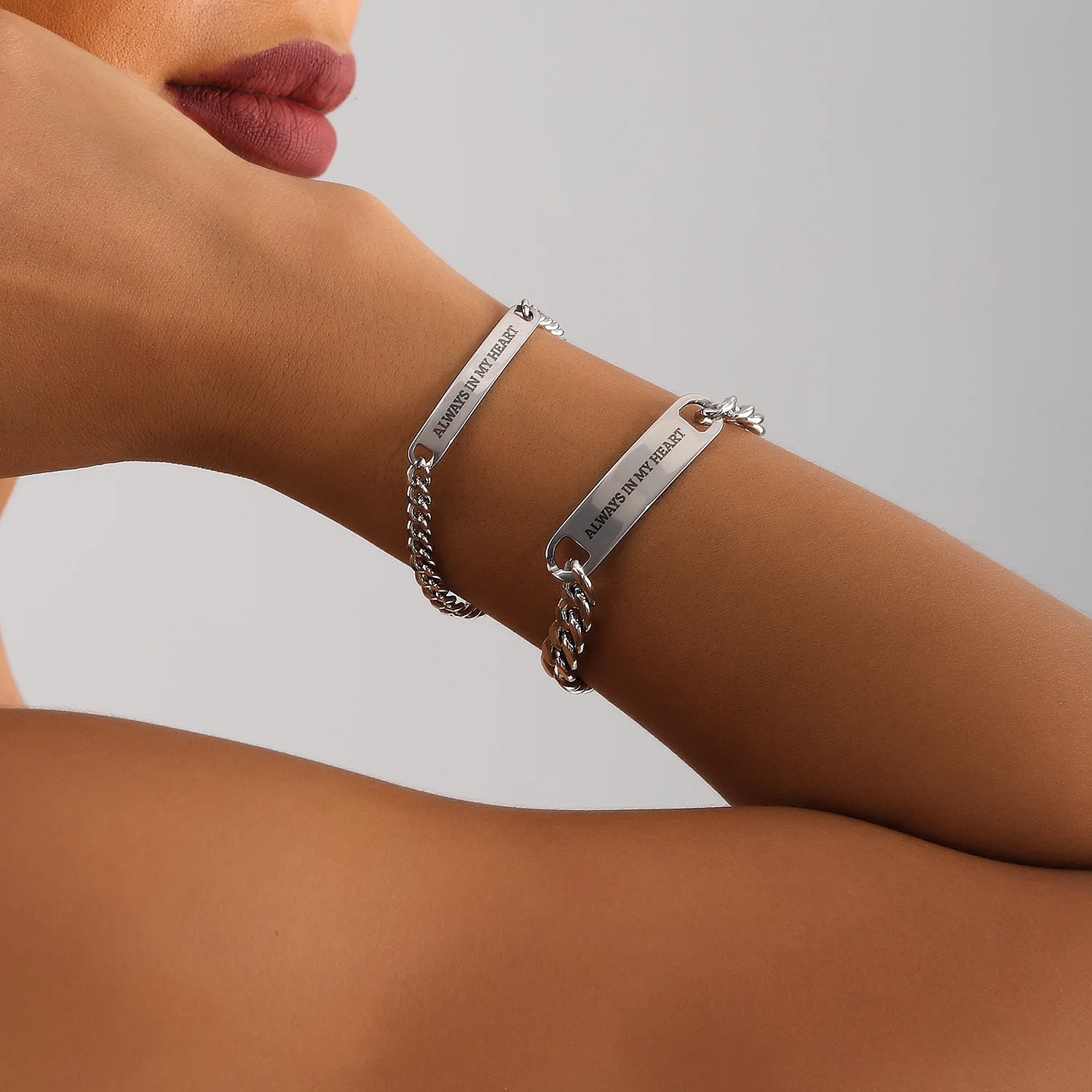 Stainless Steel 18k Gold Plated Cuban Chain Adjustable Charm Engraved Logo Curved Bar Bracelet Bangle Fashion Jewelry