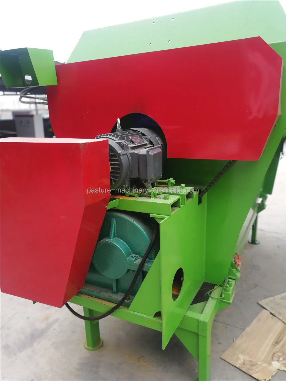 Round Square Bales Baleage Forages Small Grains Concentrates Feedstuff 140to 420cubic Feet Trm For 30 To 200cows Tmr Mixer Wagon