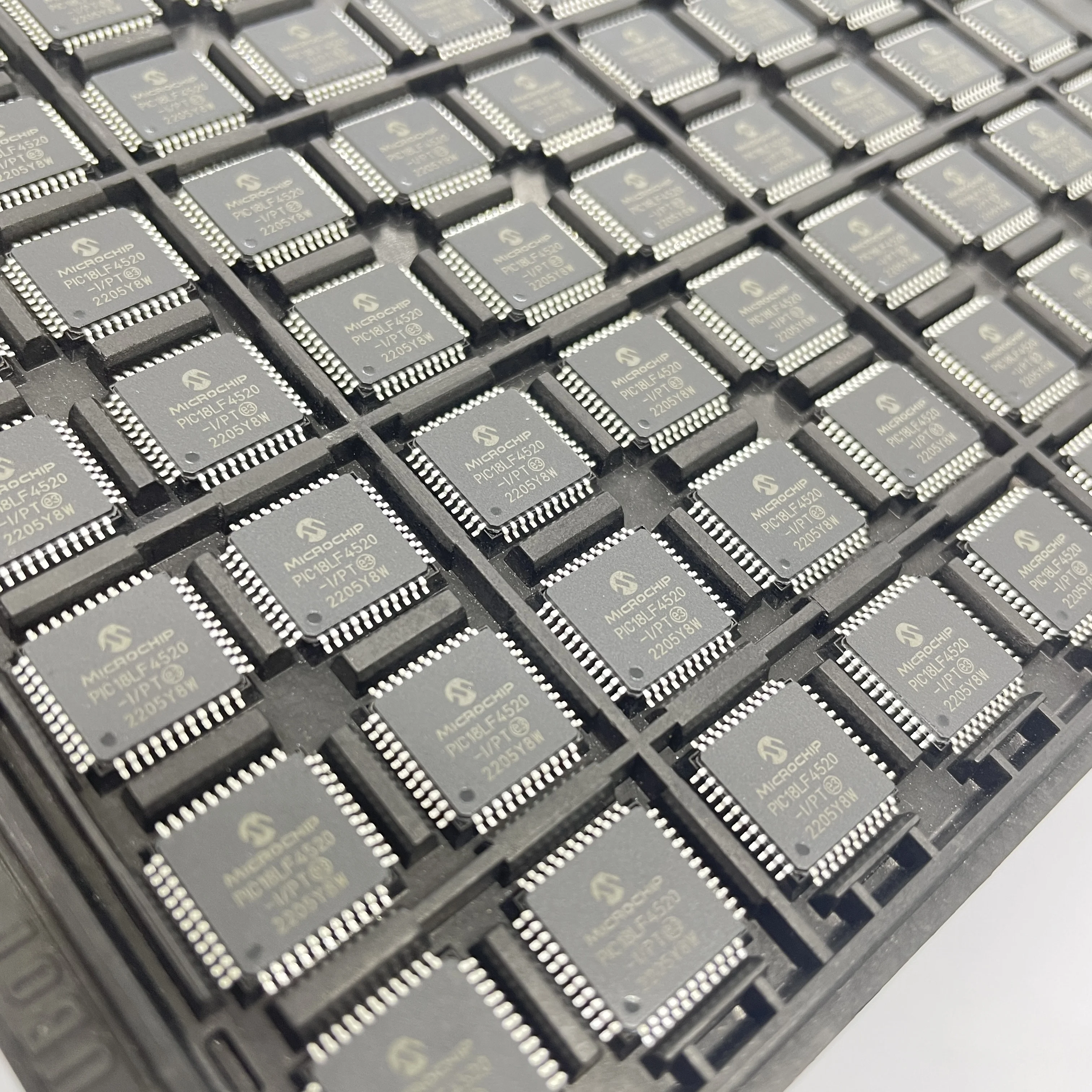 Electronic Components  PIC18LF4520-I/PT PIC18LF4520T-I/PT PIC18LF452-I/PT TQFP-44 New and Original (in stock)