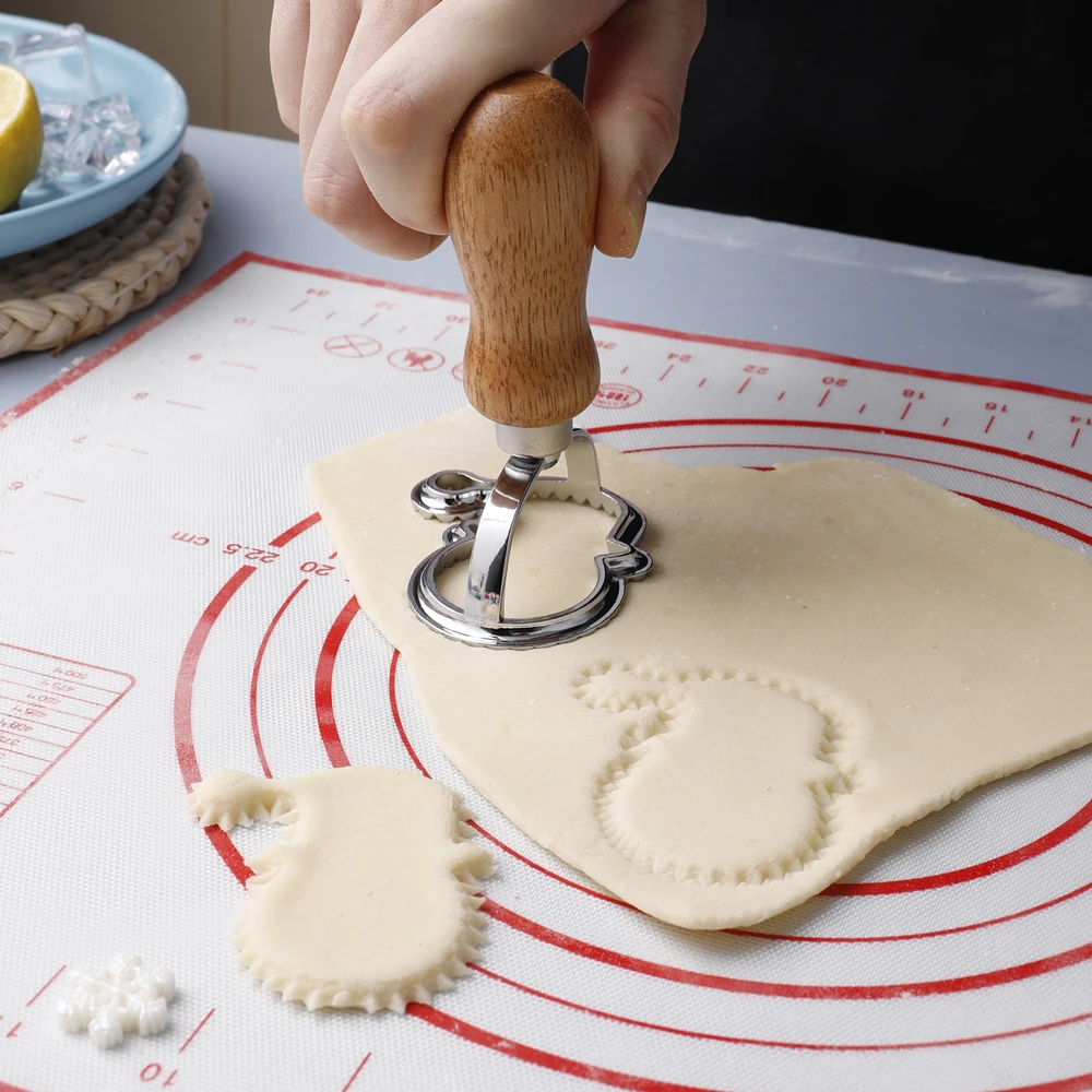 Santa claus shape christmas handheld diy baking tools dough wrapper dumpling maker press