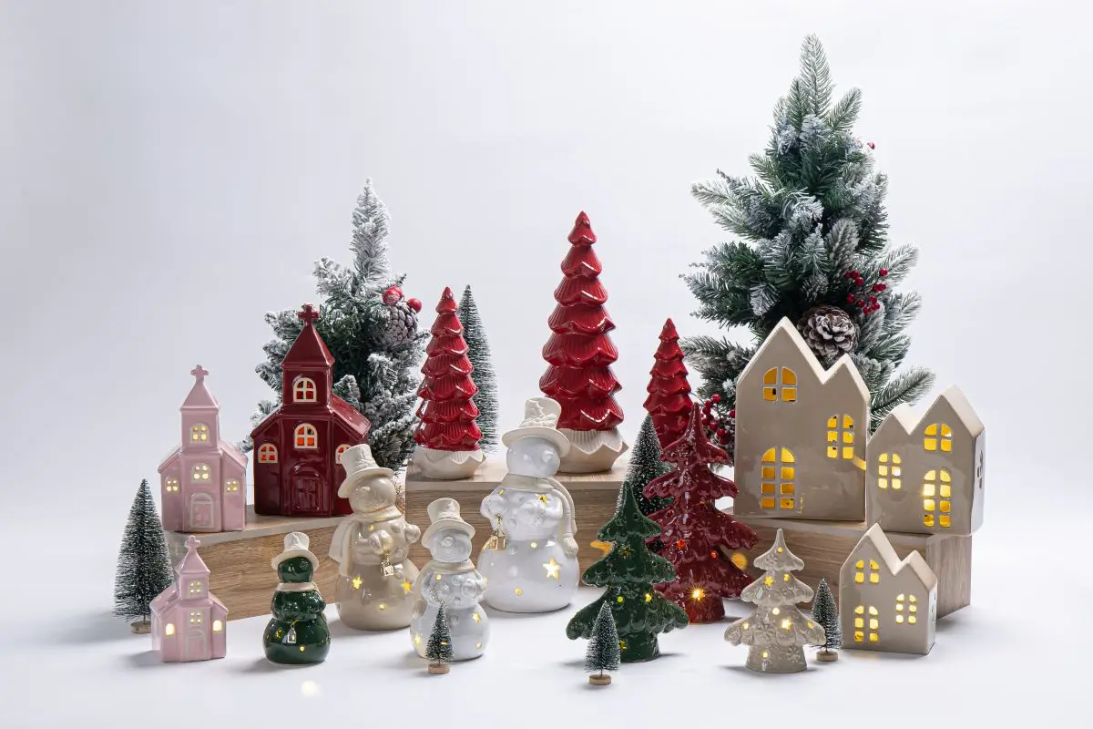 Newest Wholesale Ceramic Table Top Christmas Figurines With LED Light Inside for Gifts