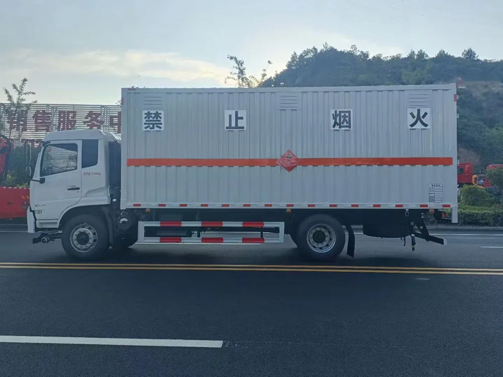 Factory supply Pickup diesel 4*2 pick up hazardous article truck