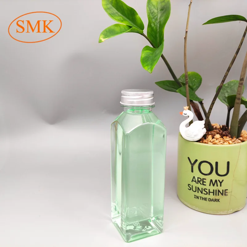 Disposable Hot Selling 400ml Juicer Square Plastic Bottle For Carbonated Drink With Lid