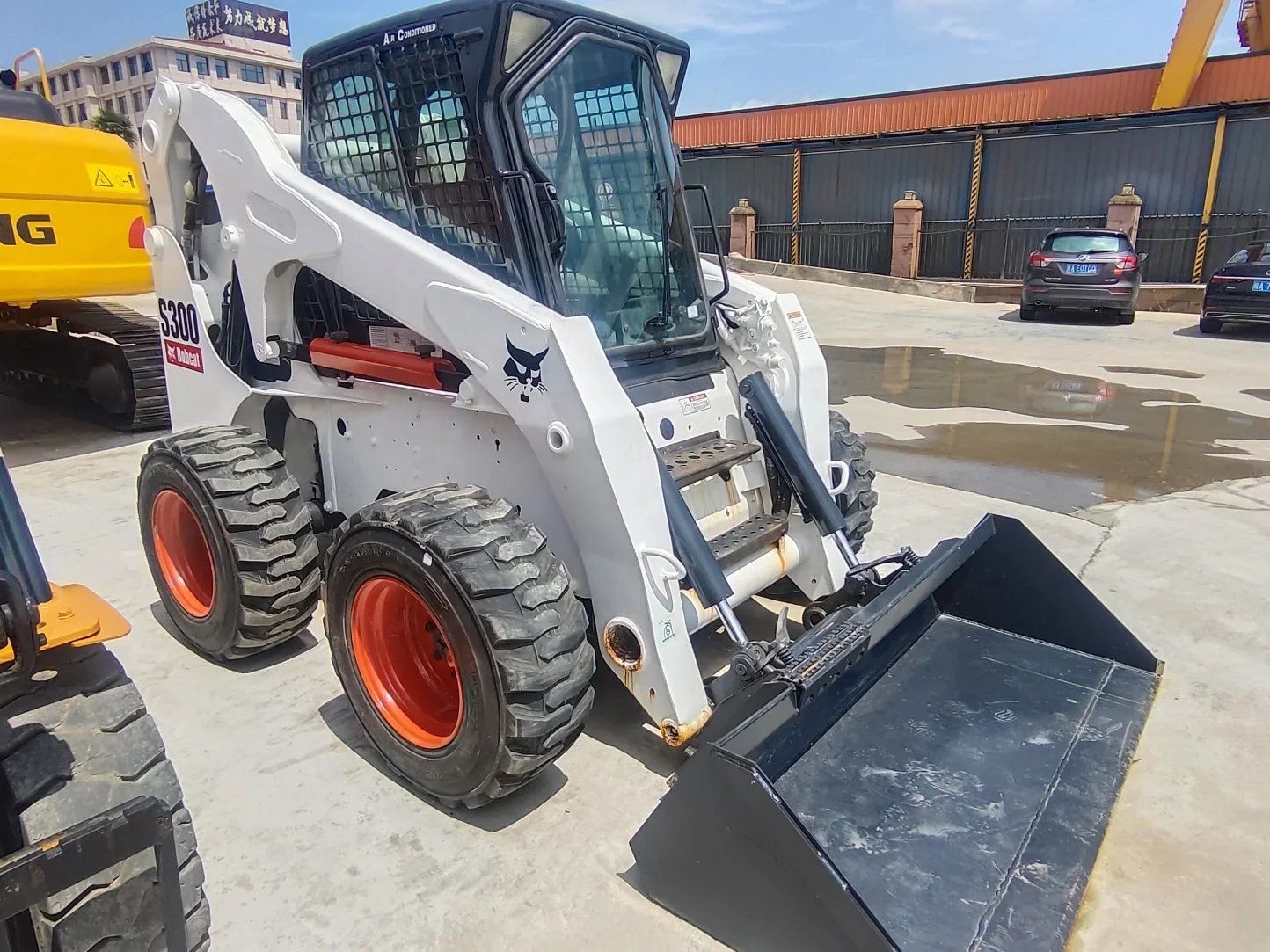 Распродажа 3 75 тонный Подержанный мини-погрузчик BOBCAT S300-американская строительная техника в наличии