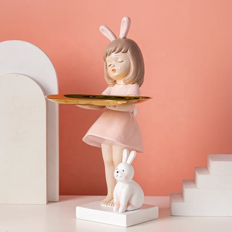 Модная девушка из смолы фигурка держать тарелку орнамент для дома декоративные или для девушки комнаты