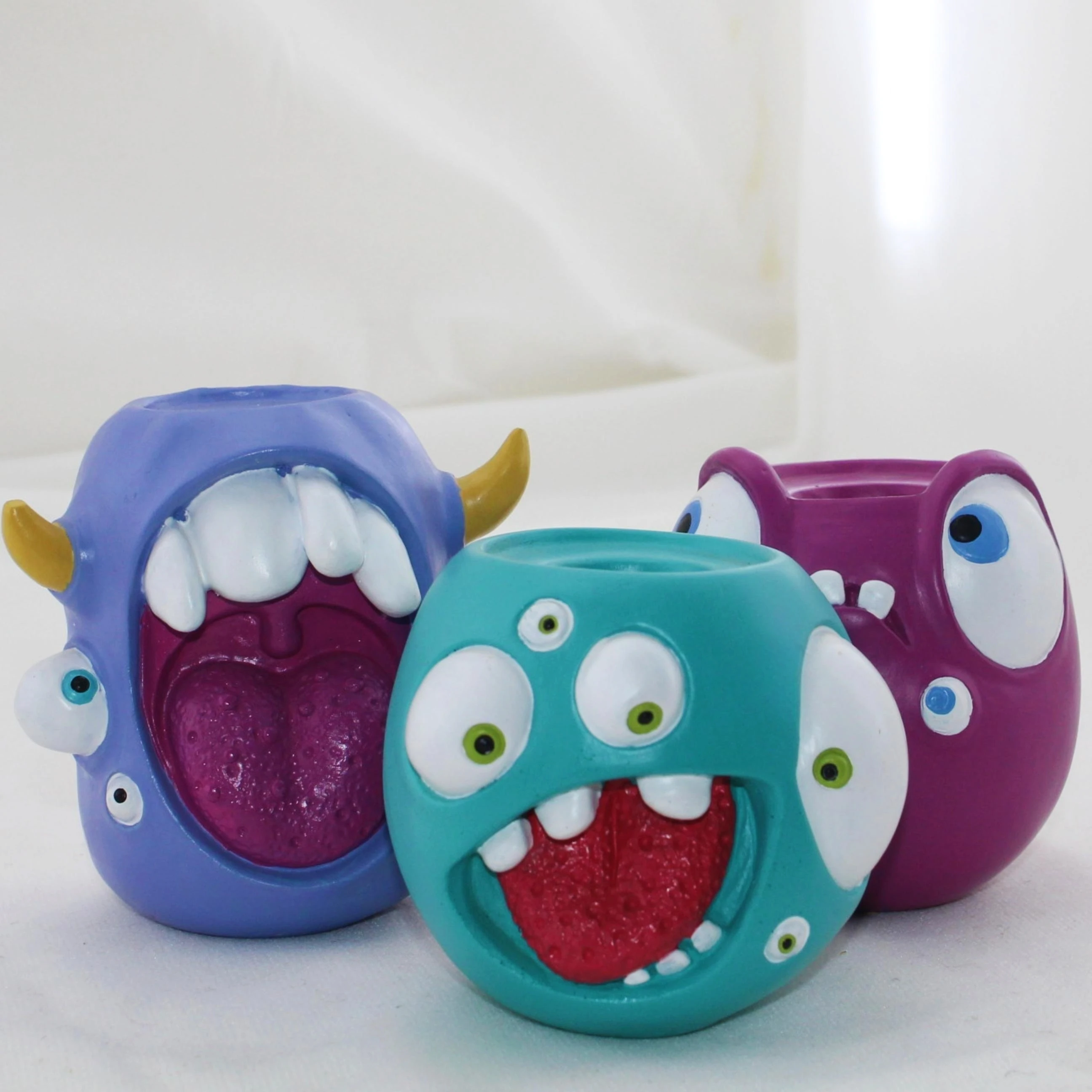 Новое поступление оптовая продажа с фабрики искусственная смола украшения для дома забавные пасхальные полимерные зеленые