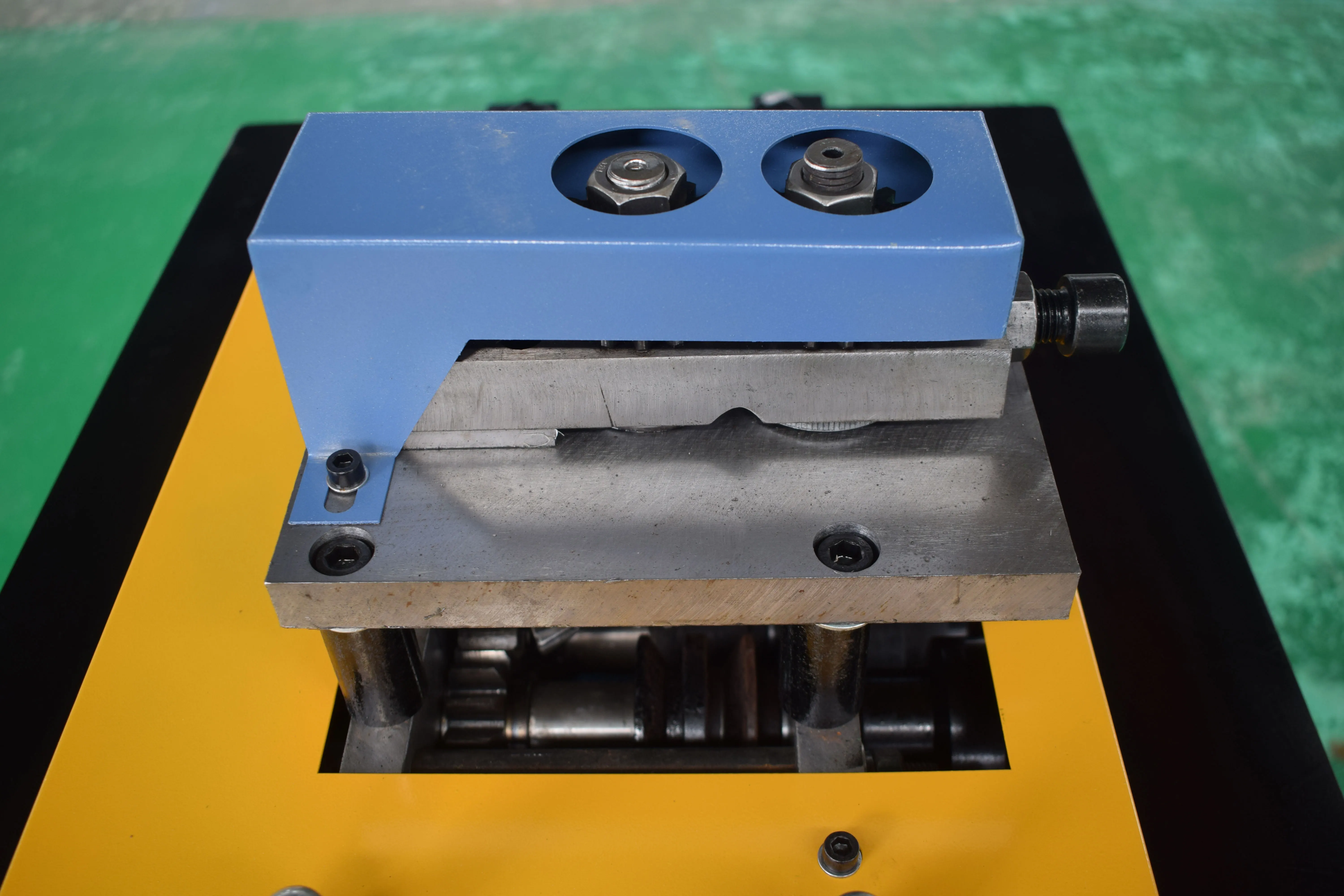 S C shape hot-sale iron sheet metal lock forming machine