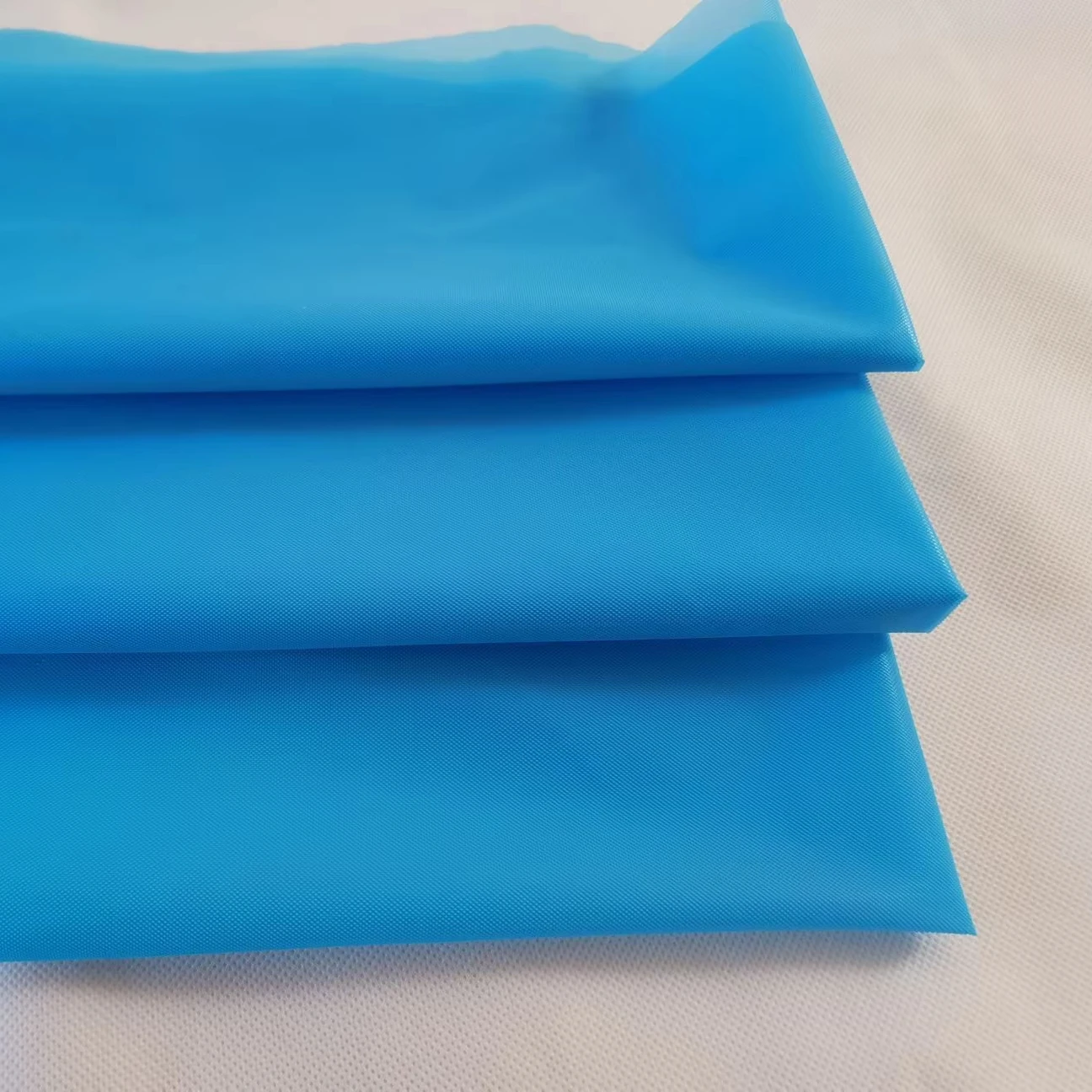High Quality Factory Direct Supplier CPE Film for Isolation Gown, Apron, Gloves, Shoes Cover table cover