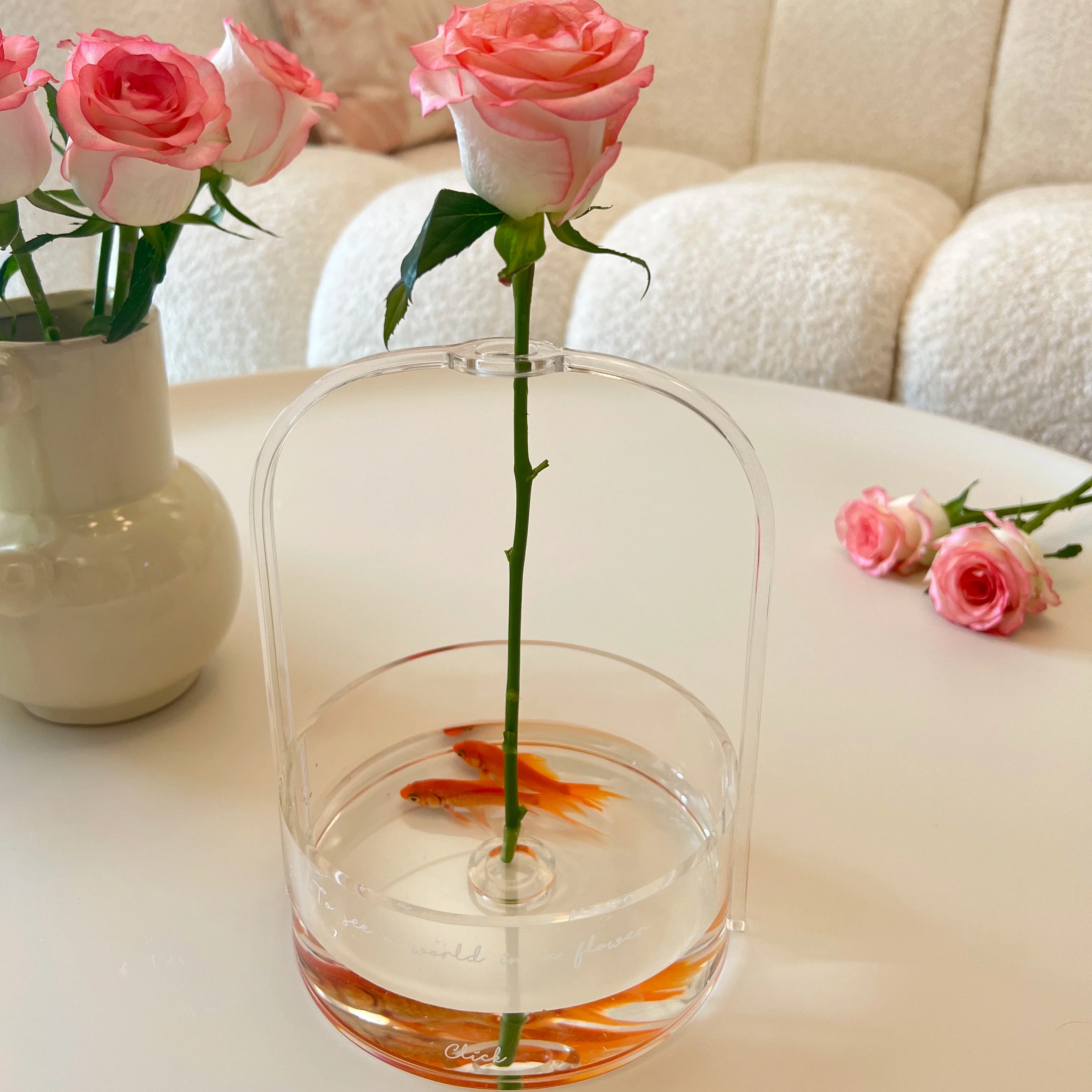 Factory Direct Sales Newly Transparent Plexiglass Novelty Vase Quality Acrylic Small Fish Tank Acrylic Vase for Gifts