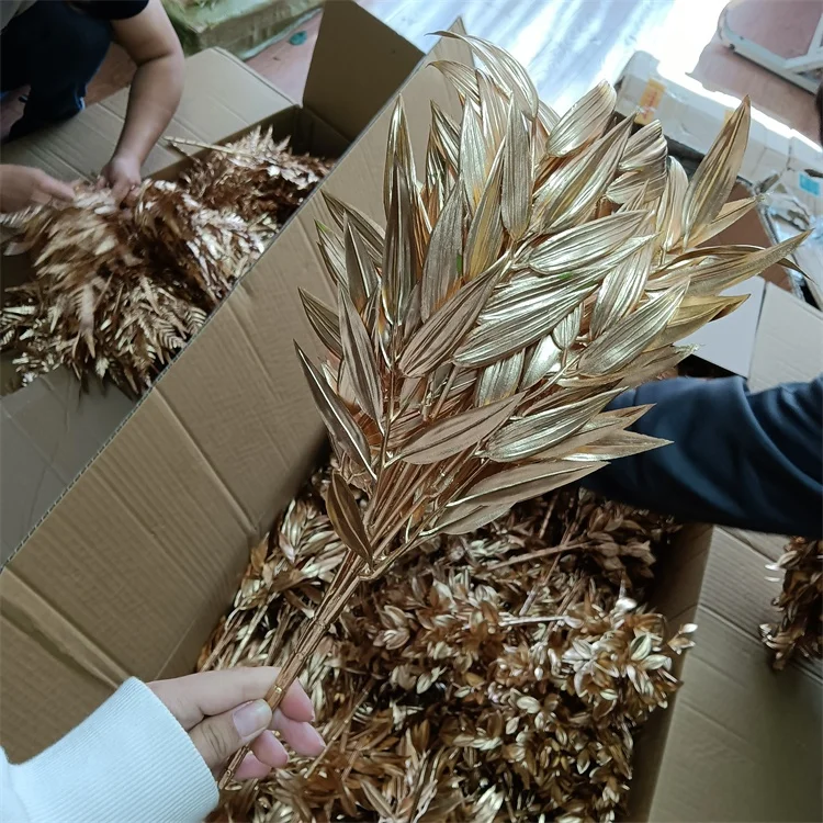 Wholesale Q-1504 Christmas Decorations Hot Sales Artificial Gold Leaf Flower For Decoration