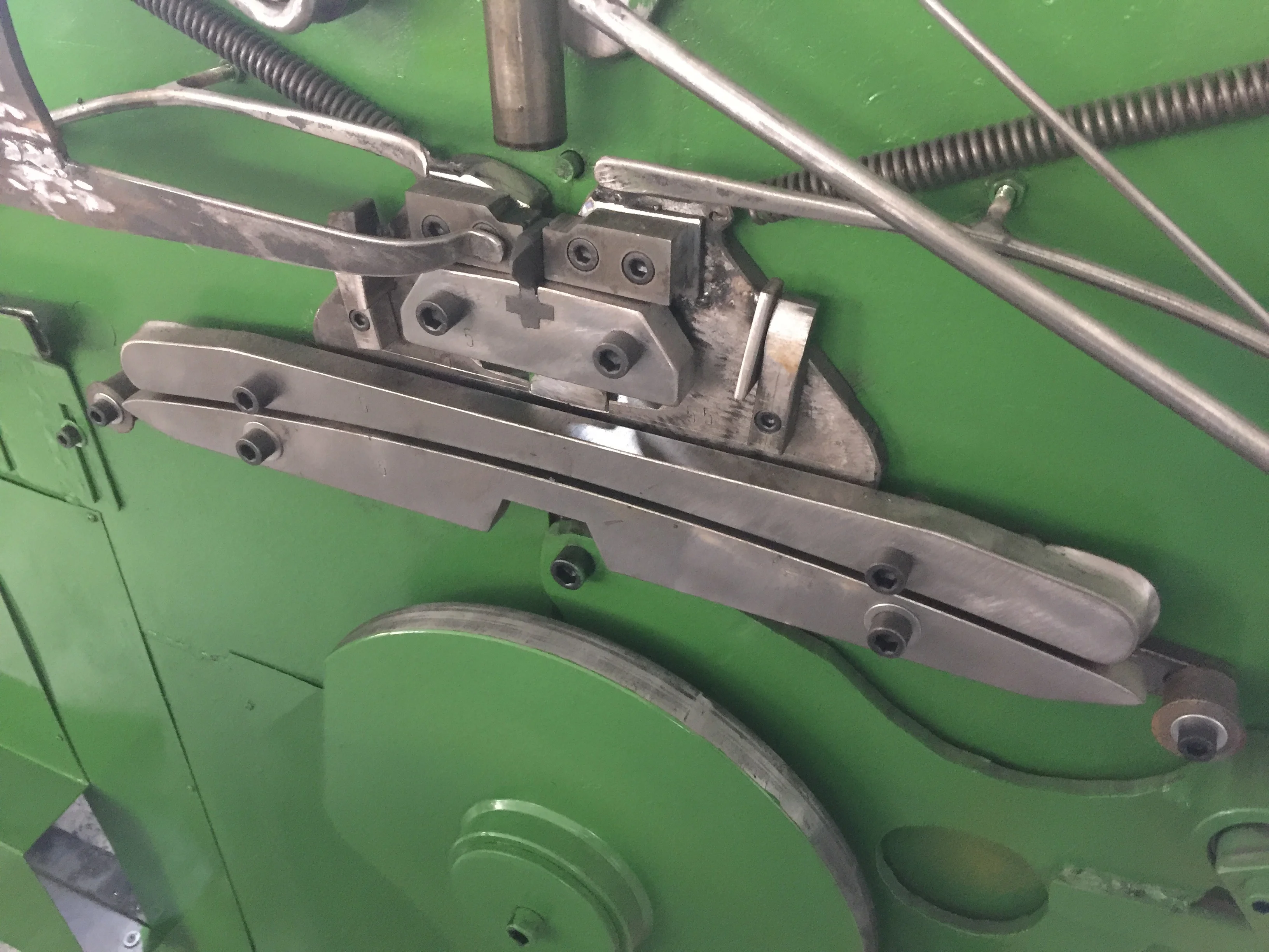 Wire hanger making machine hanger molding machine metal hanger molding machine from original factory