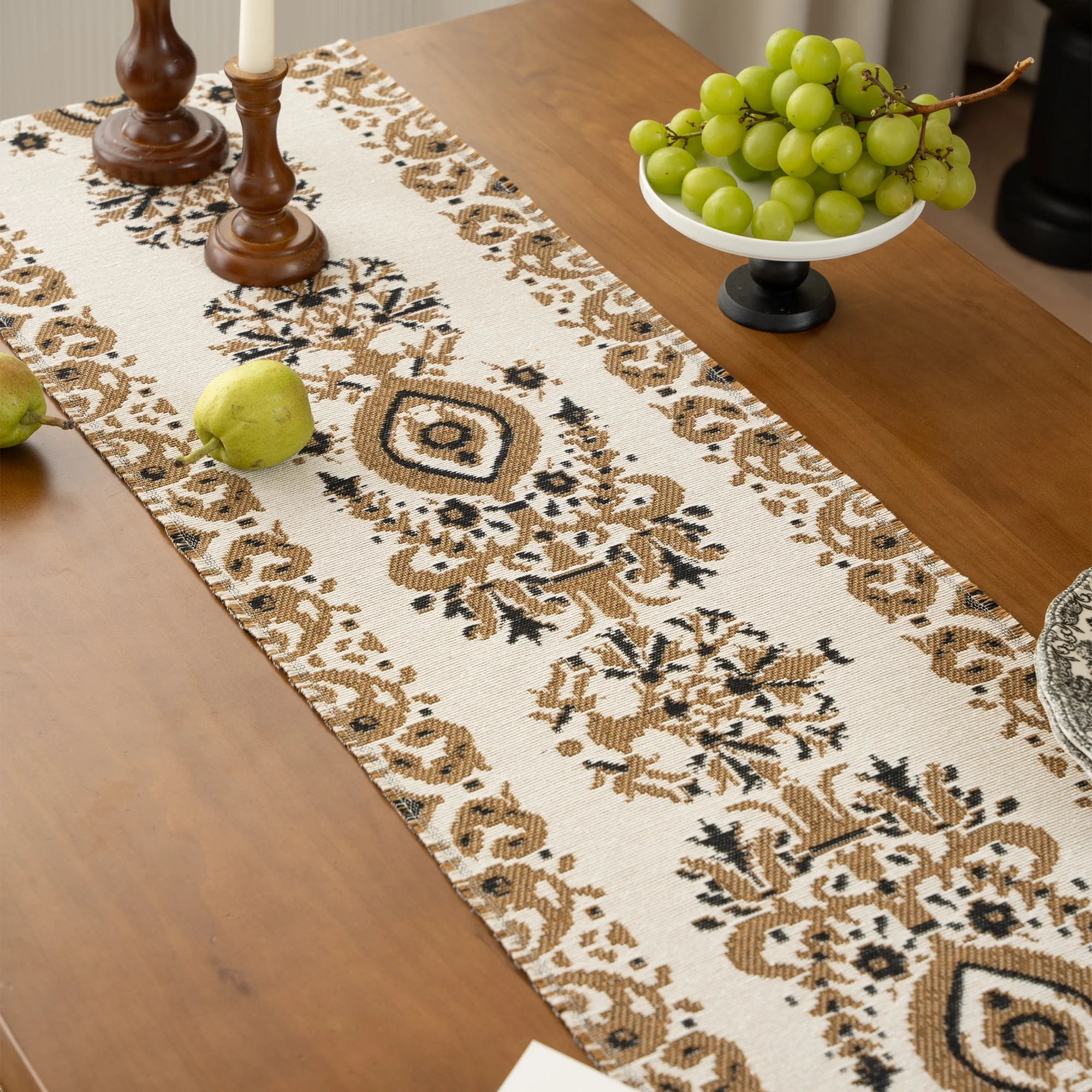 Original Design Vintage Table Runner Classic Reversible-use Machine Washable Yarn-dyed Jacquard Runner Table For Dining Table
