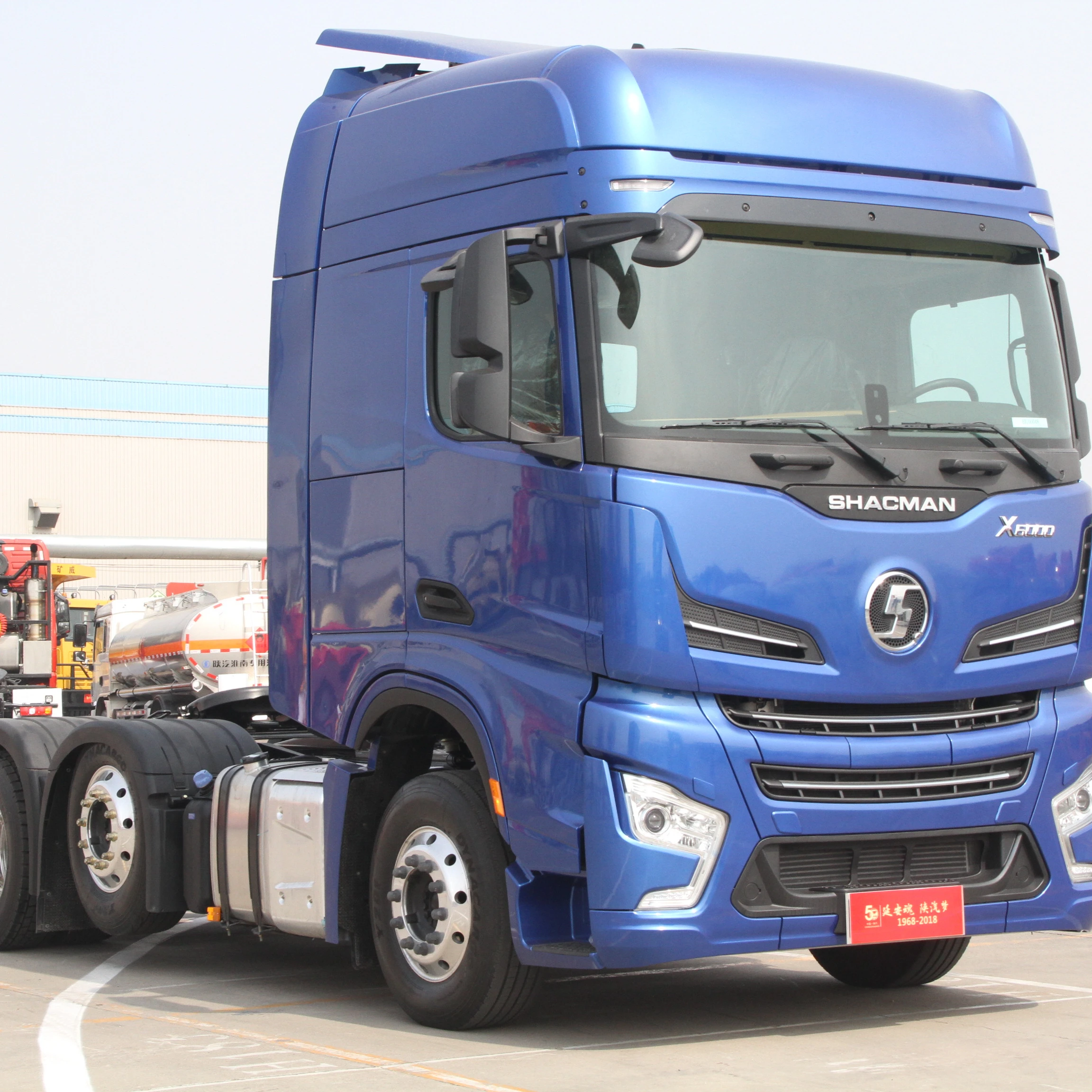 New Shacman X6000 6*4 450 Hp Color Blue Tractor Truck