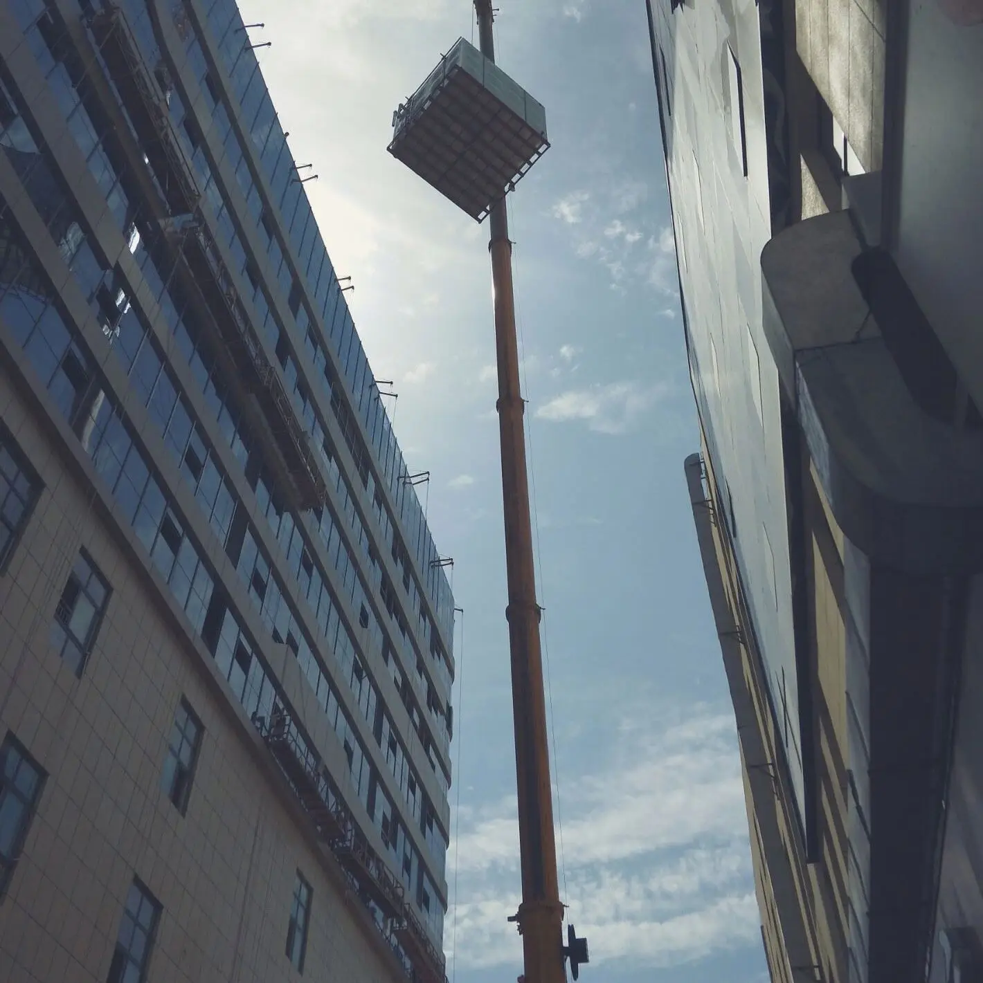 All terrain crane 220 ton used  220 ton crane for sale