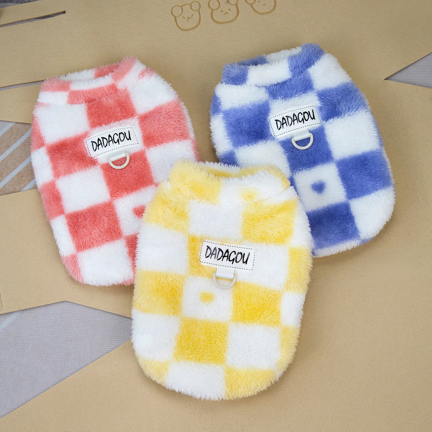 2024 new products trending classic plaid pet fashion clothes polyester designers dog clothes luxury designer clothes for dog