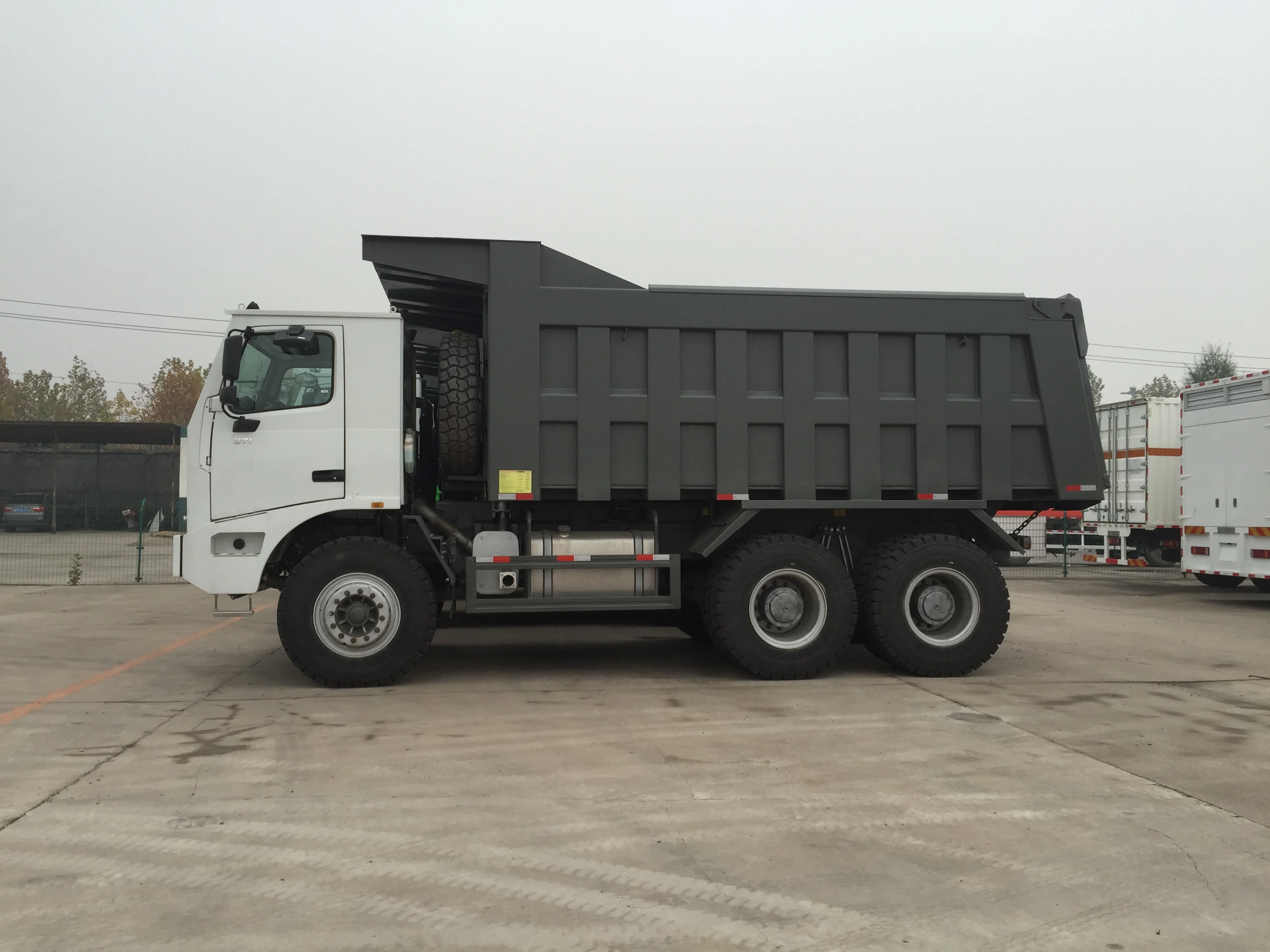 Самосвал для внедорожников 70 тонн