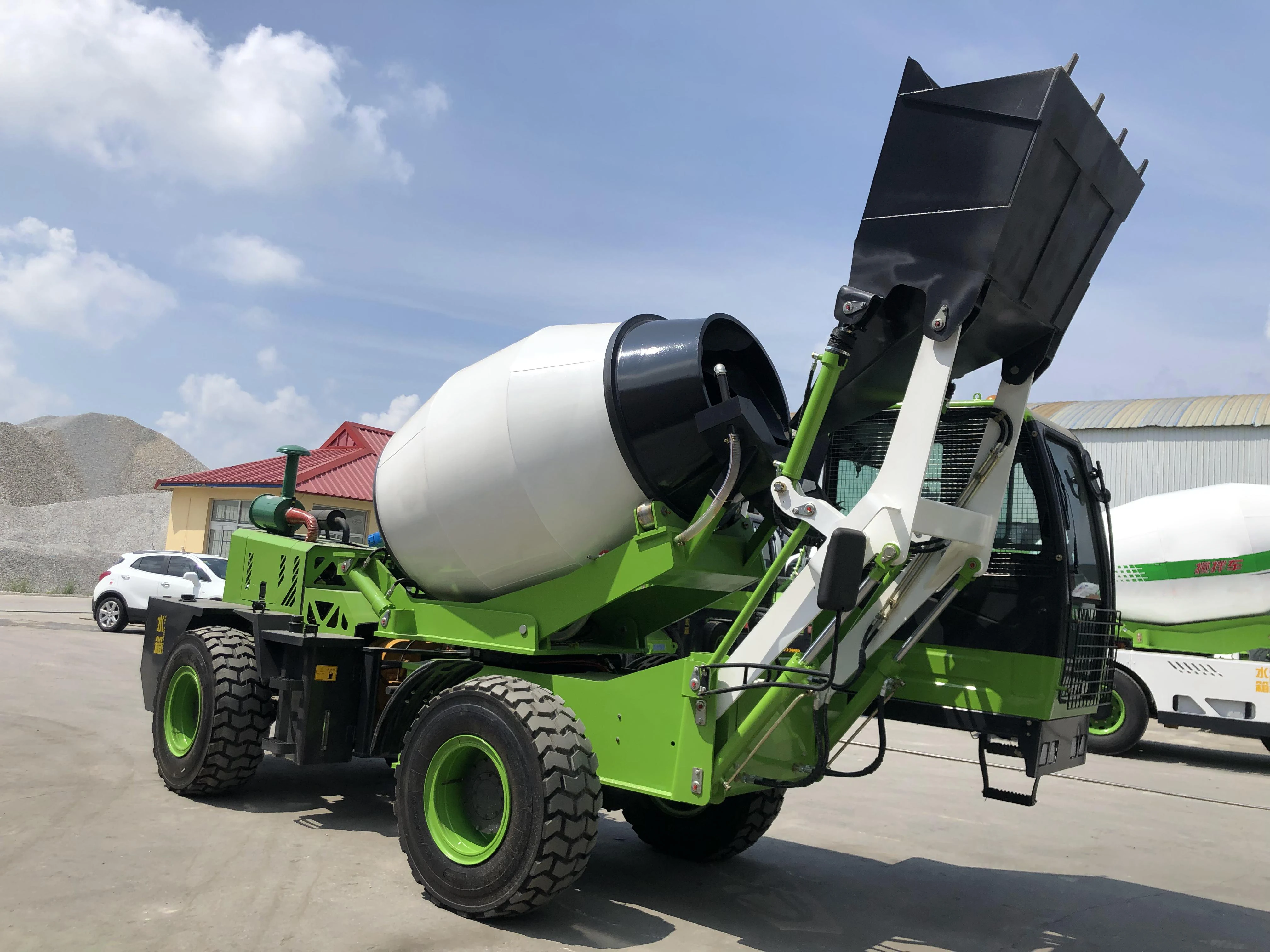 Hot Sale self loading concrete mixer truck 1.5m3 2.5m3 3.5m3 4m3 5m3concrete mixers diesel