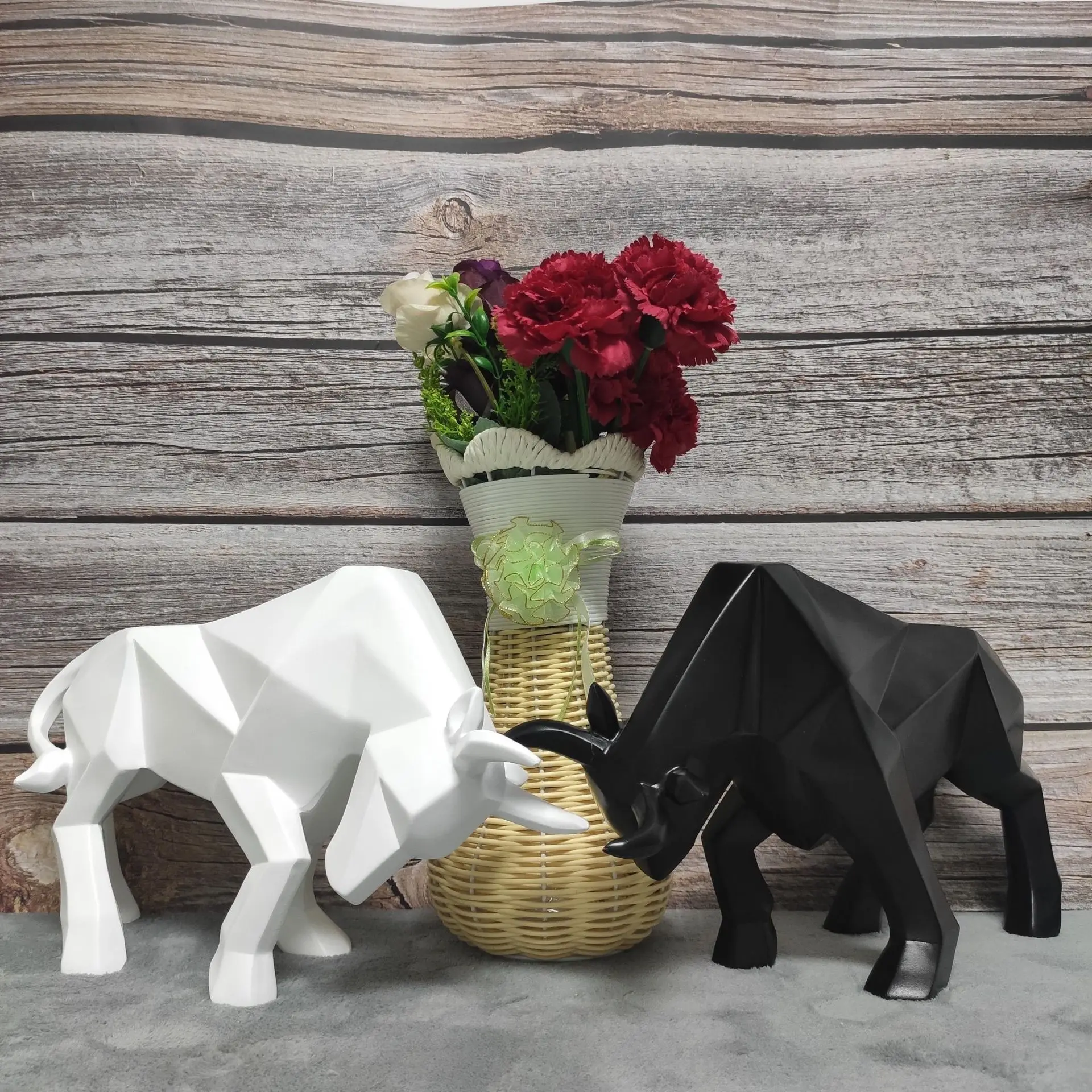 Minimalist simple style Nordic home decor wholesale art sculpture resin ox ornament origami animal statue decorations for home