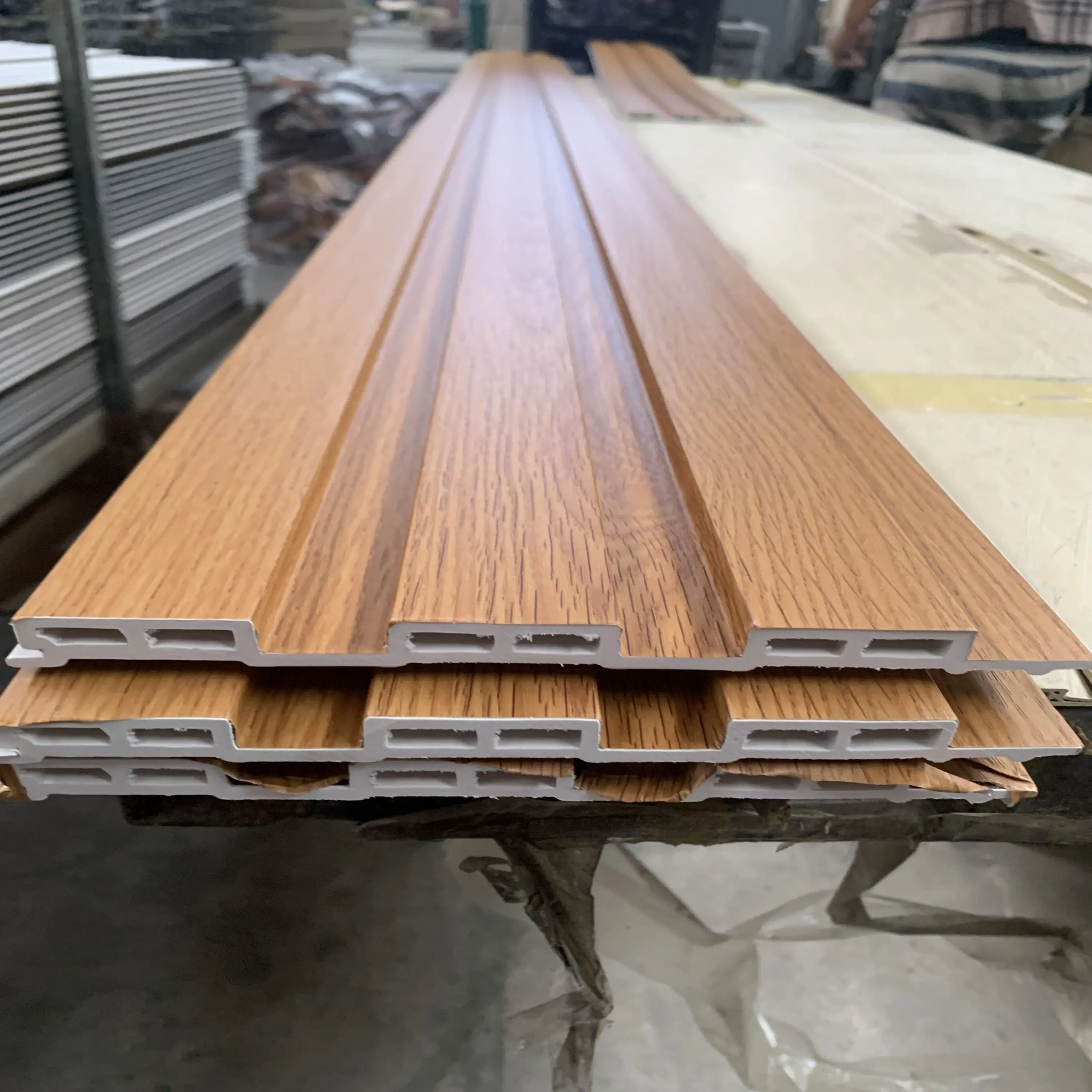 Panneau Mural Cannele WPC LAMBRI REVESTIMIENTO MUROS CELOSiA MADERA Pvc Slatted Fluted Wall Panel Indoor Decor