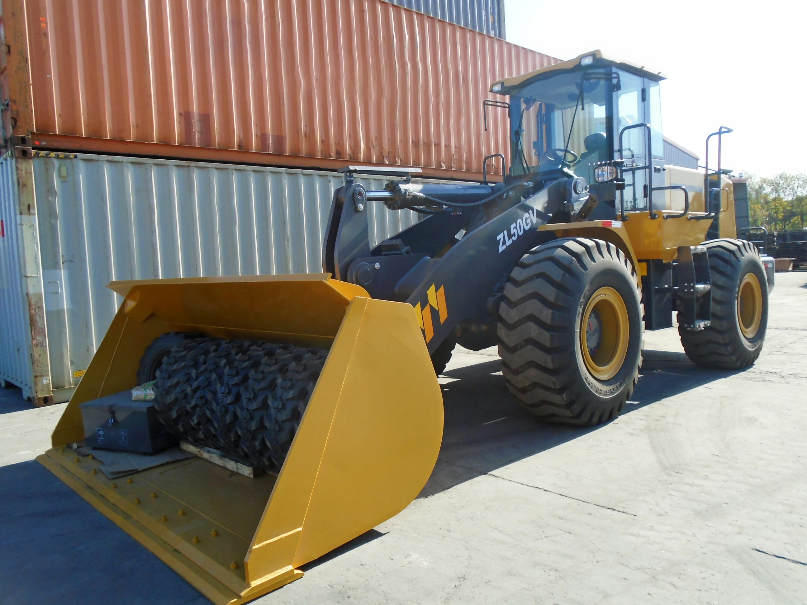 5T Wheel Loader ZL50GV With Big Volume Bucket For Loading Work In South America