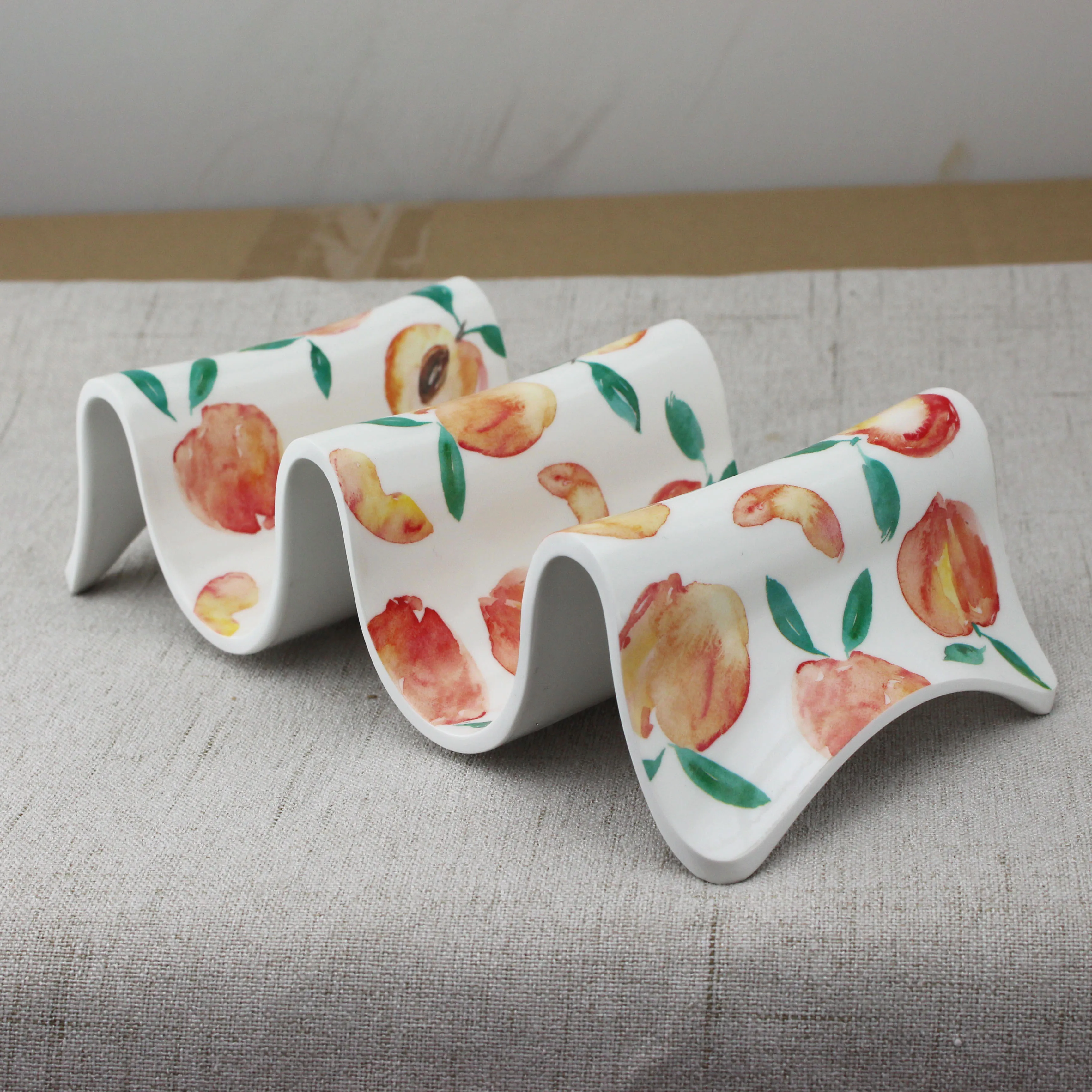 Оптовая продажа Небьющийся многоразовый цветной Меламиновый пластиковый держатель taco