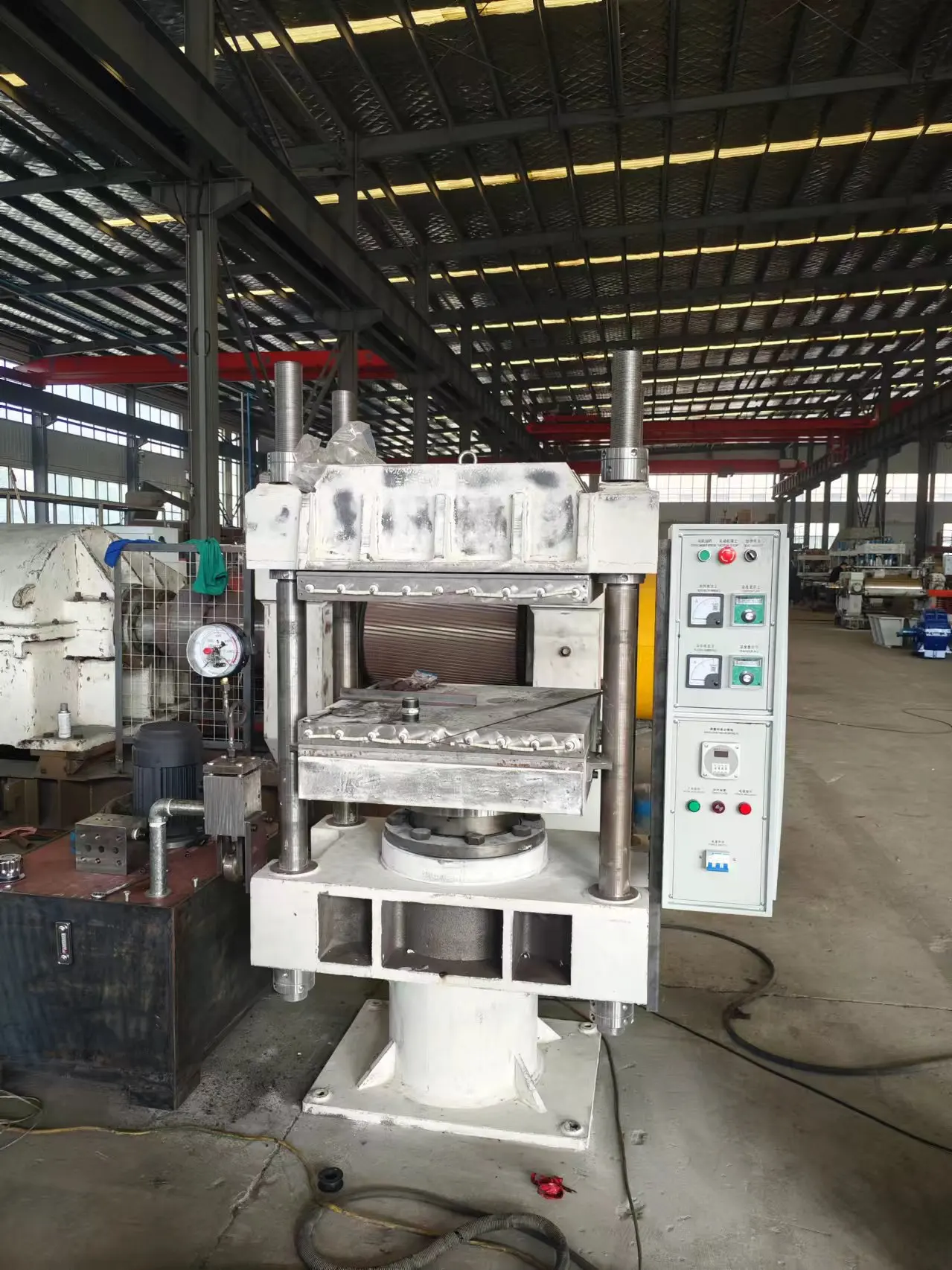 rubber vulcanizing press