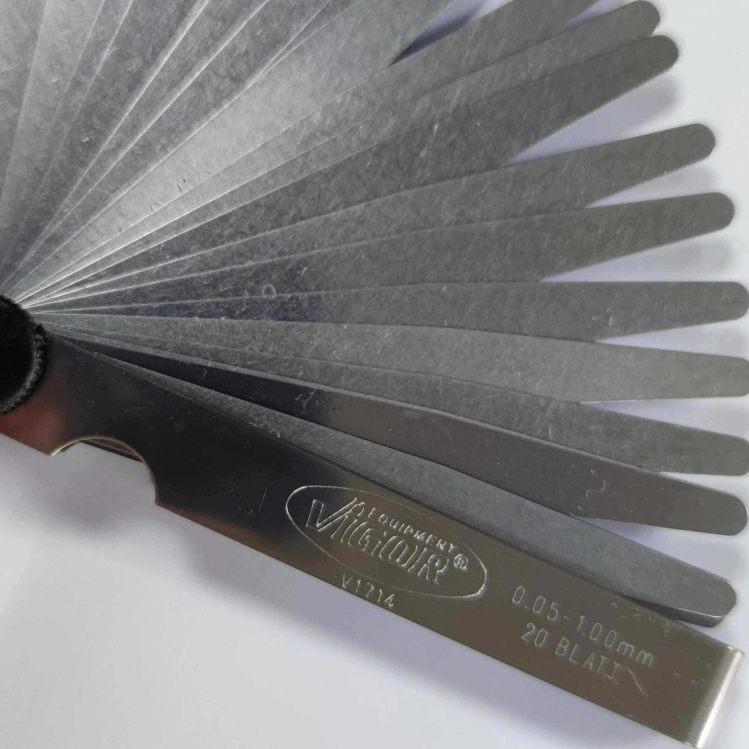 China Manufacurer 32 Blades Stainless Steel Calibrator  Filler Feeler Gauges