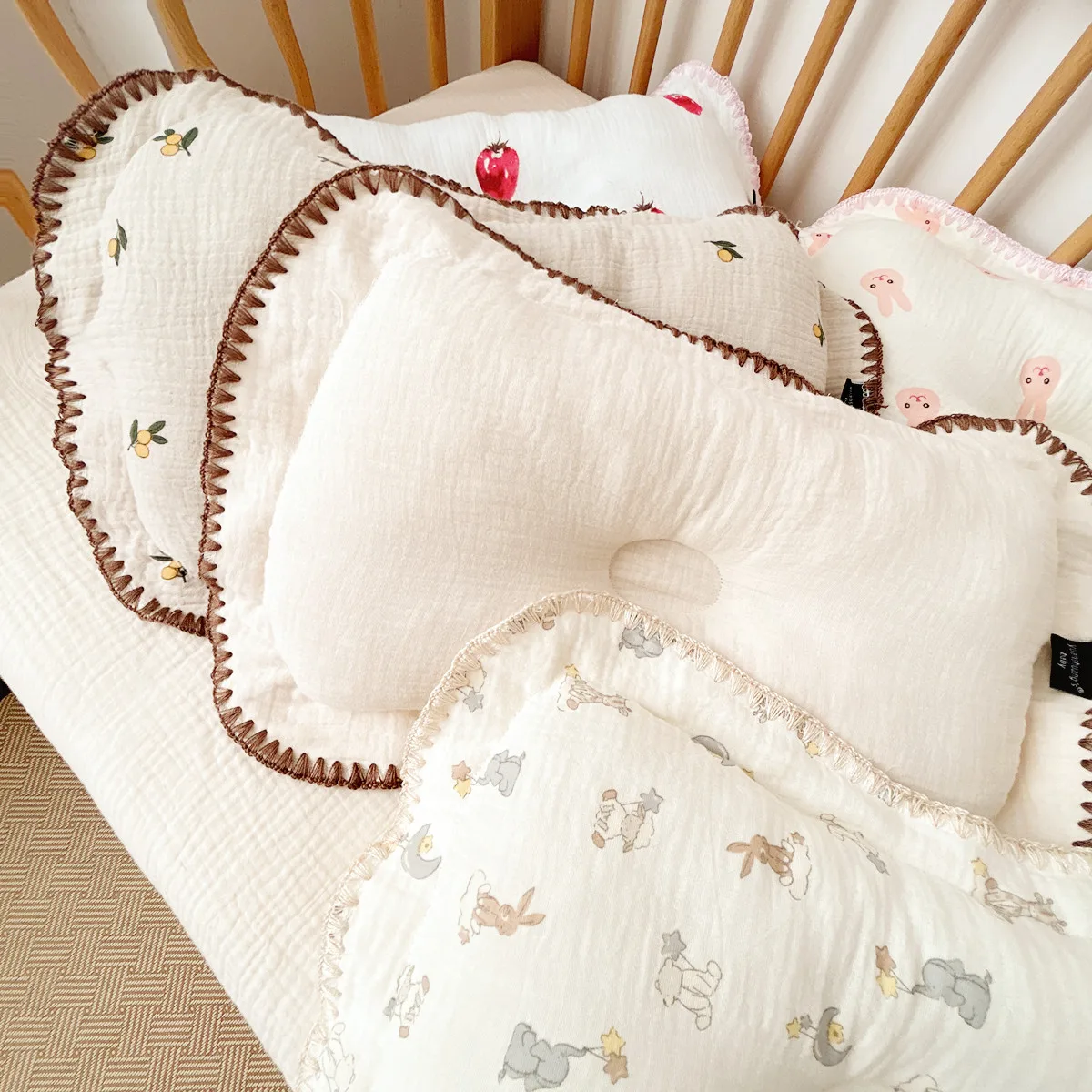 30*45cm Comfortable Newborn Pillow Cotton Crepe Baby Correction of the Head Pillow Breathable Baby Protective Pillow