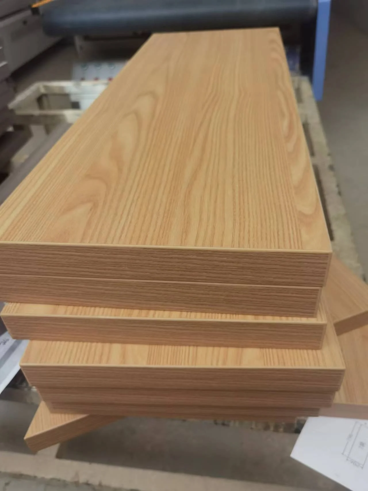 Hot promotion of new explosive products Solid wood tread Lacquerless stair tread