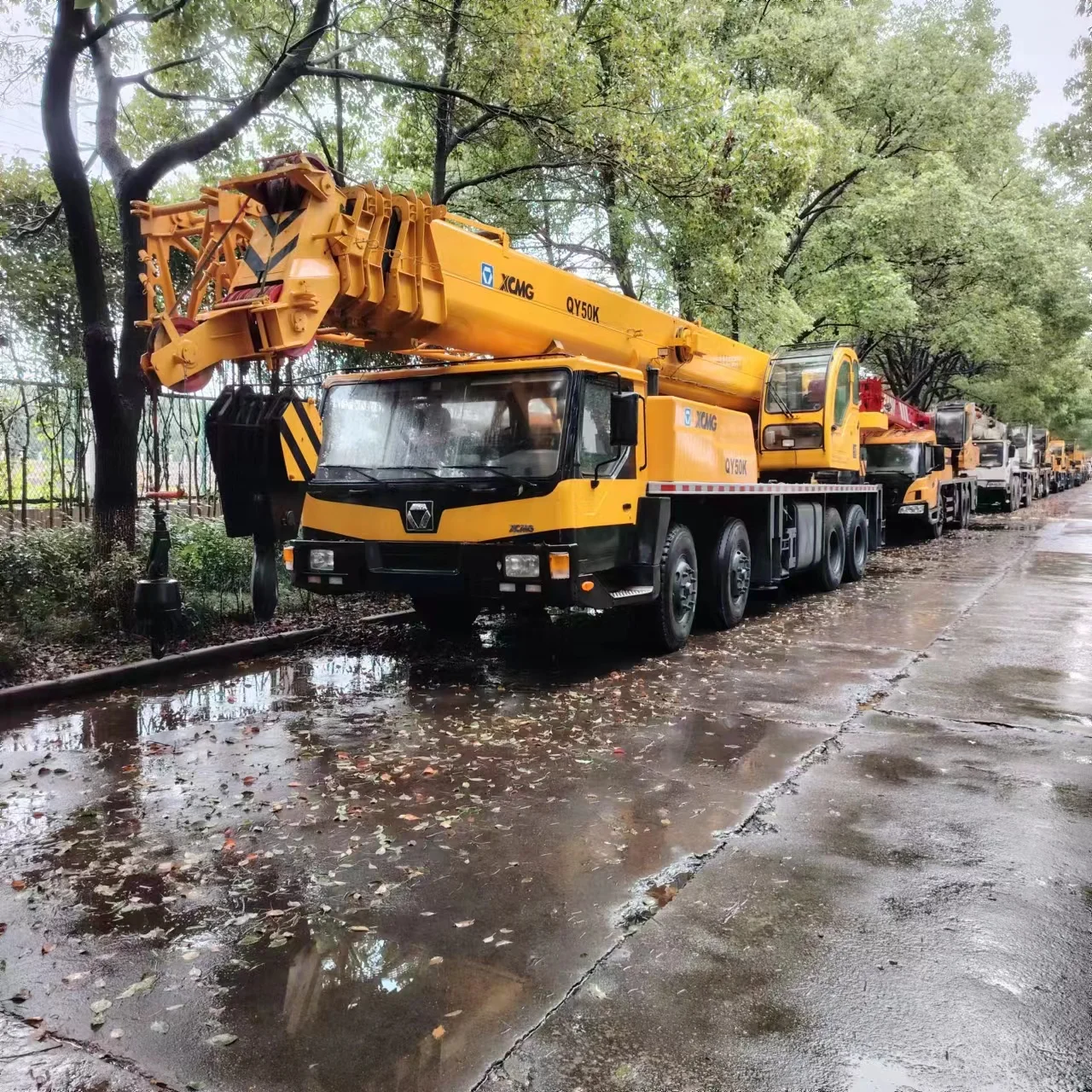 Подержанный кран с комплектными аксессуарами Модель двигателя WD615 334 QY50K 50 тонн автокран для продажи в наличии