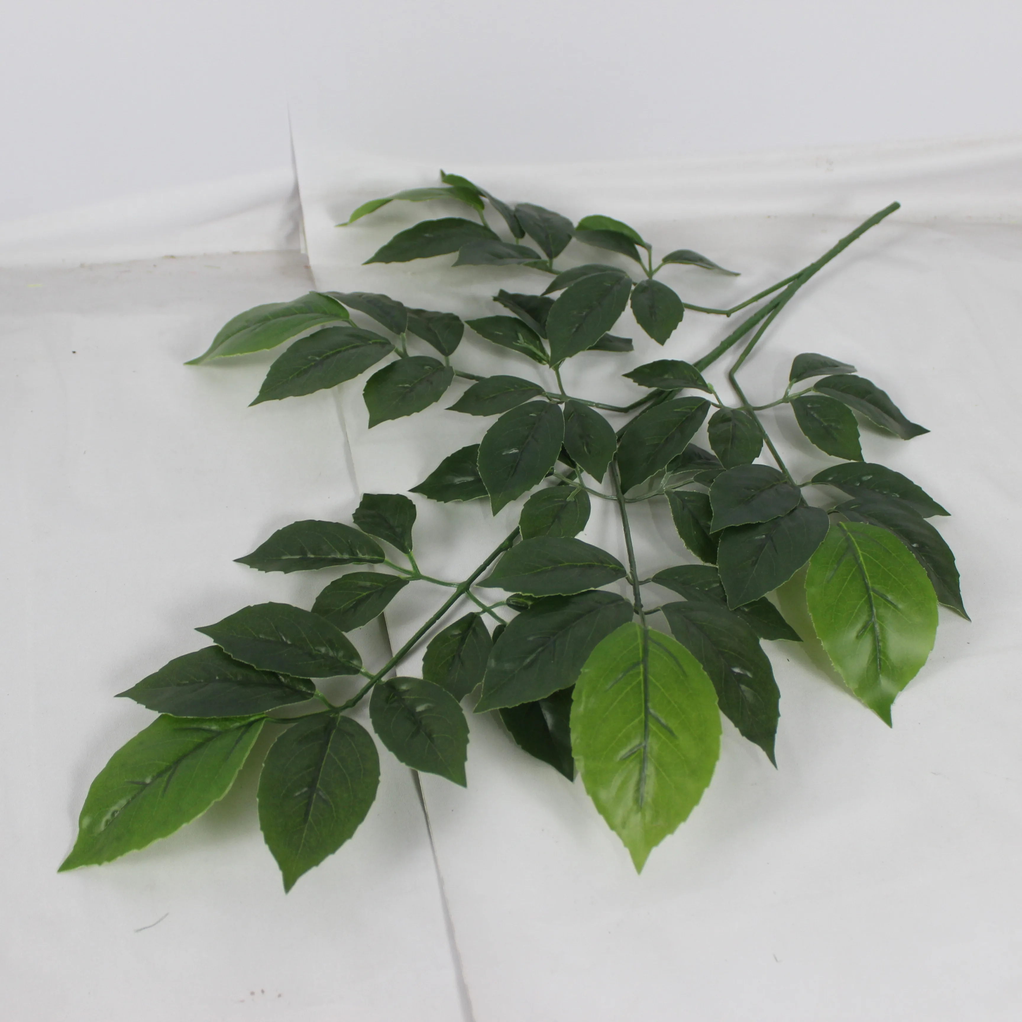 Artificial green camphor tree leaves branches Tropical plants 2021 new stlye faux leaf