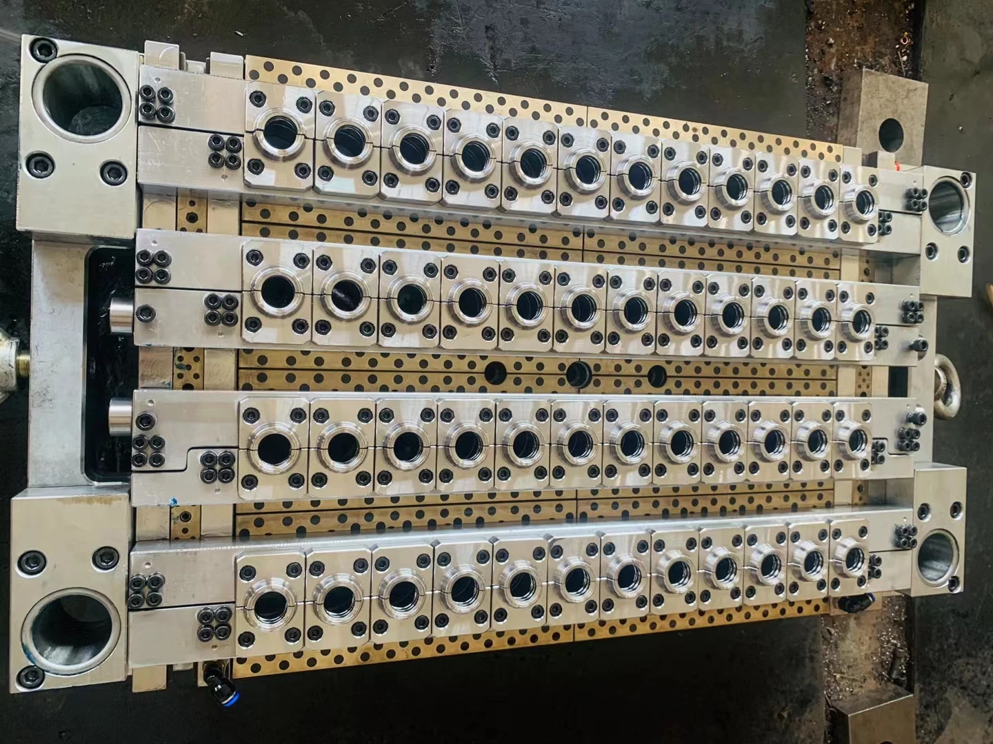 Factory Custom Multi-Cavity 24 32 48 cavity Pet Bottle Preform Mold Preform Mould