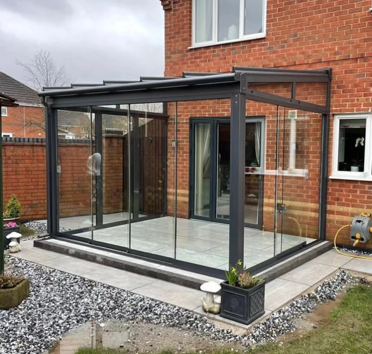 Lianhong new design Prefabricated Winter Garden Patio Enclosure Modern Glass House Free Standing 3 4 Seasons Sun Room